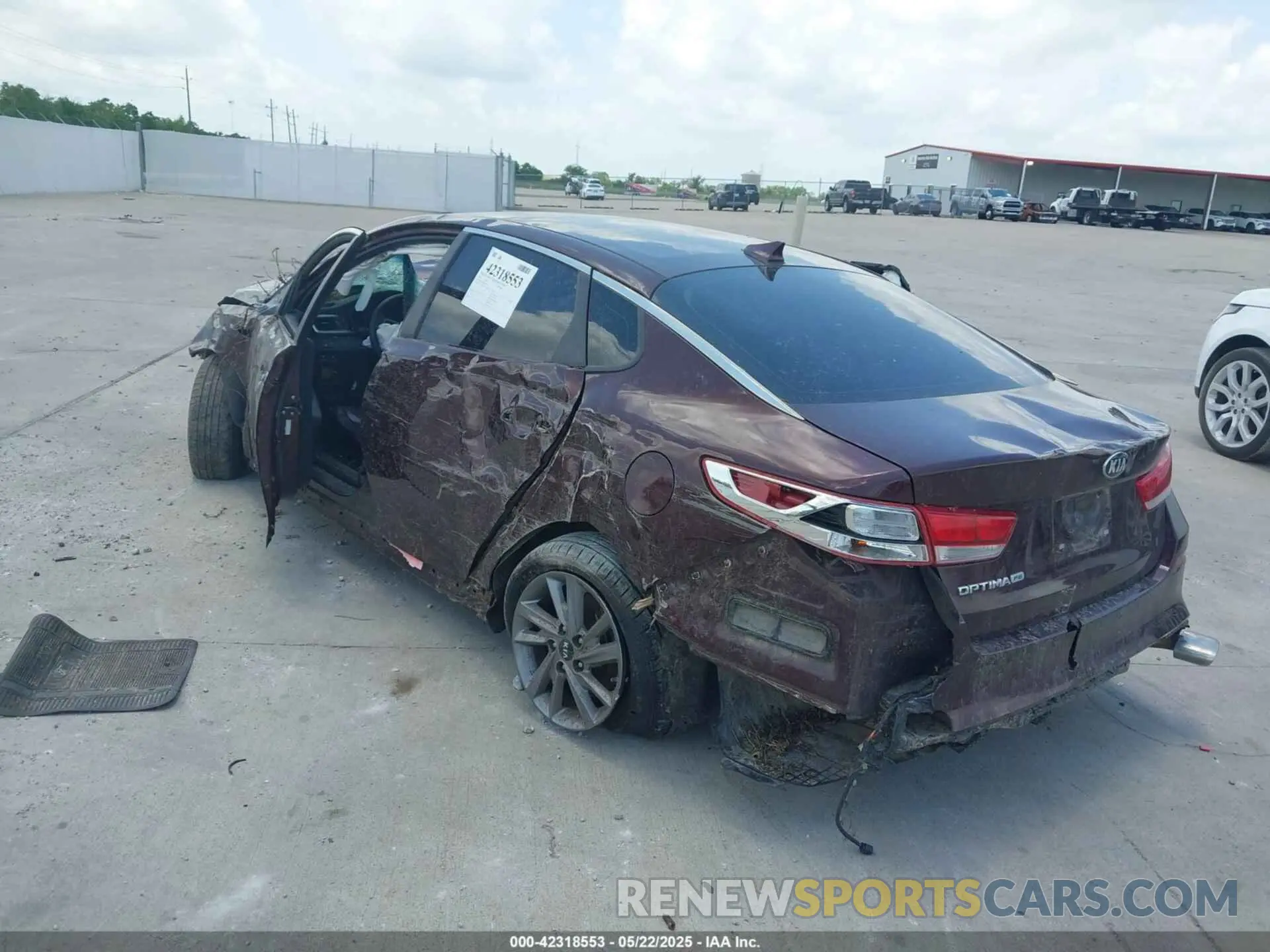 3 Photograph of a damaged car 5XXGT4L30LG397487 KIA OPTIMA 2020