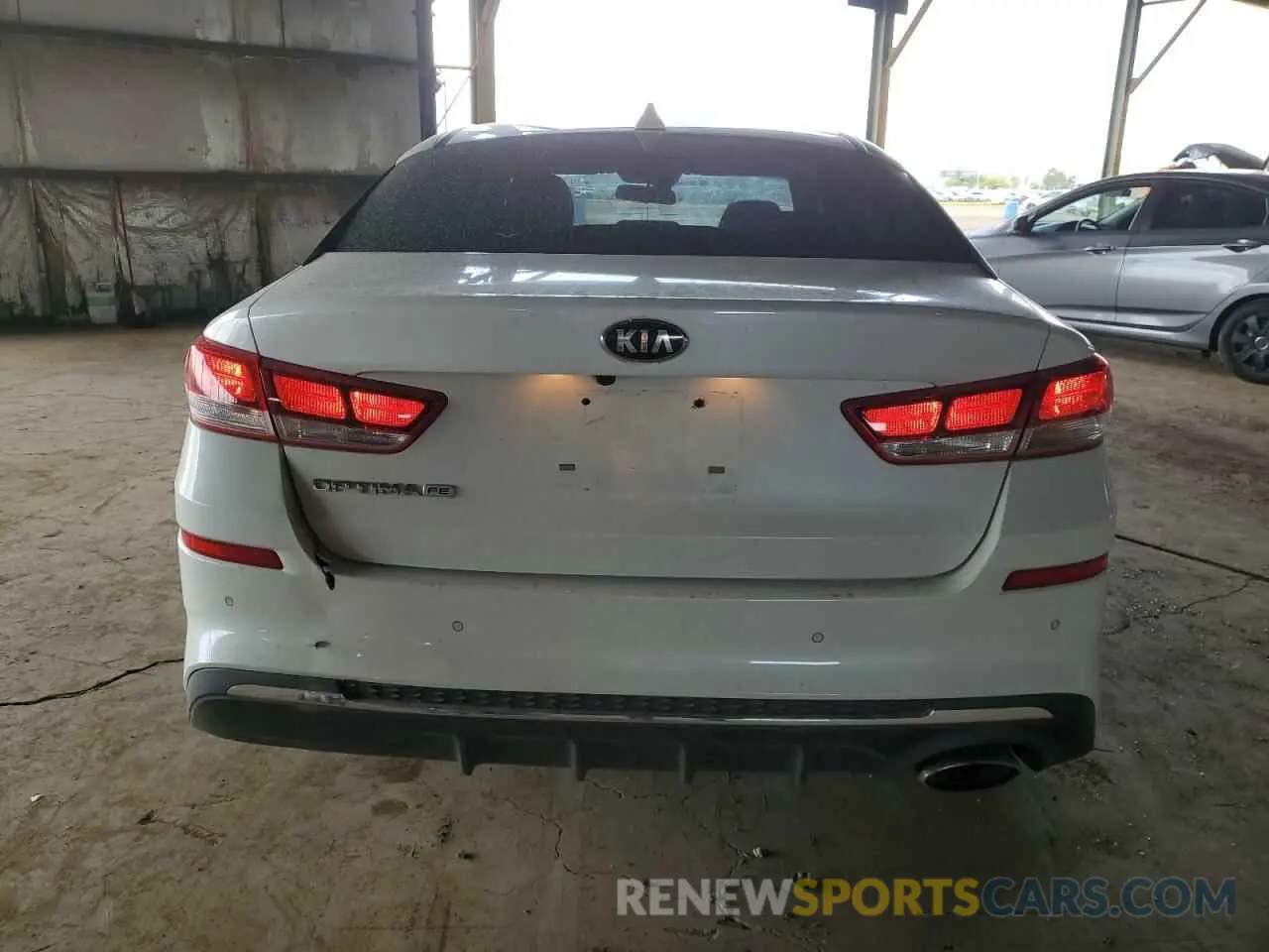 6 Photograph of a damaged car 5XXGT4L30LG397571 KIA OPTIMA 2020