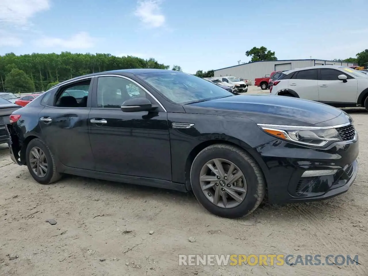 4 Photograph of a damaged car 5XXGT4L30LG431220 KIA OPTIMA 2020