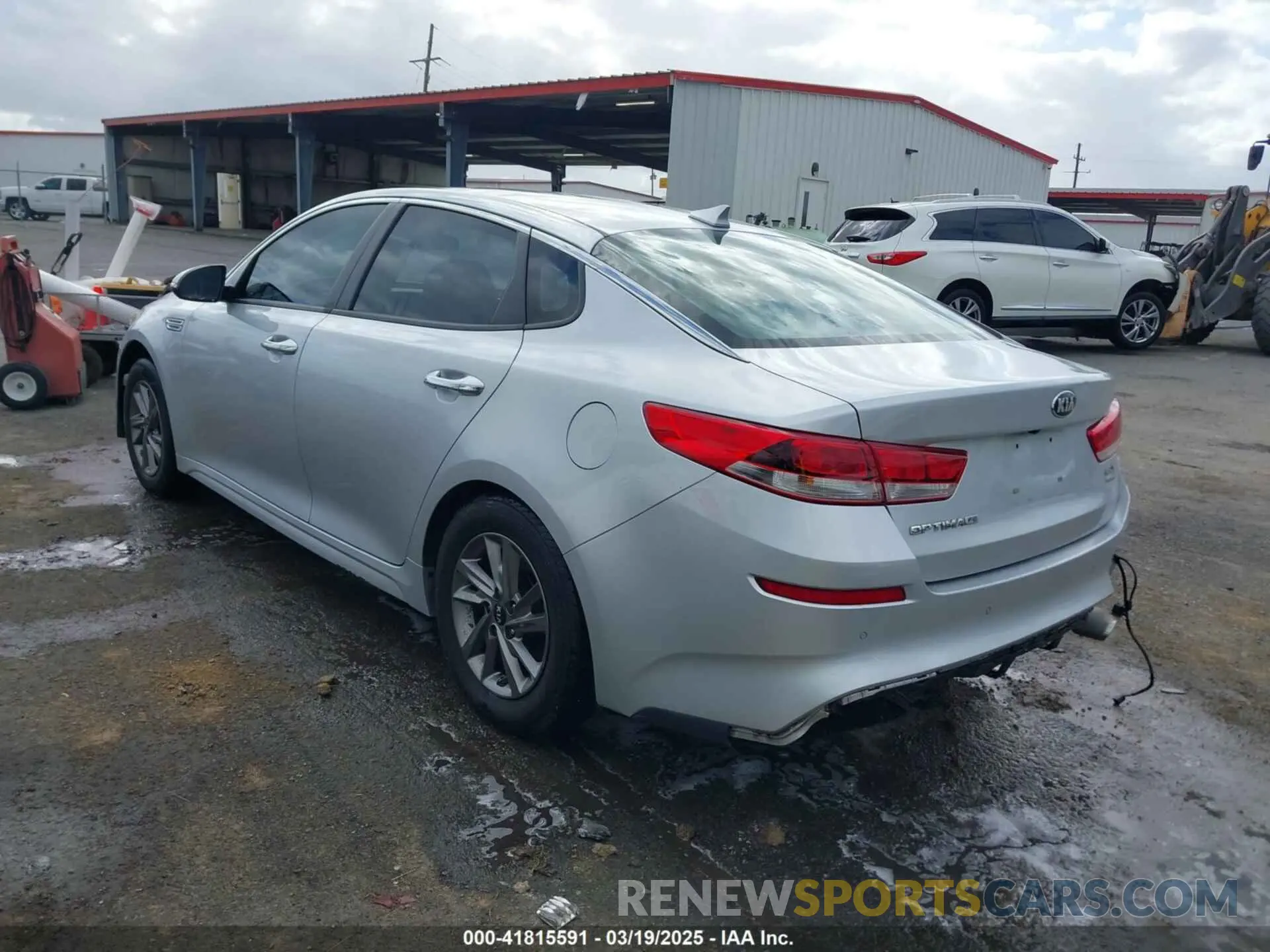 3 Фотография поврежденного автомобиля 5XXGT4L31LG380858 KIA OPTIMA 2020