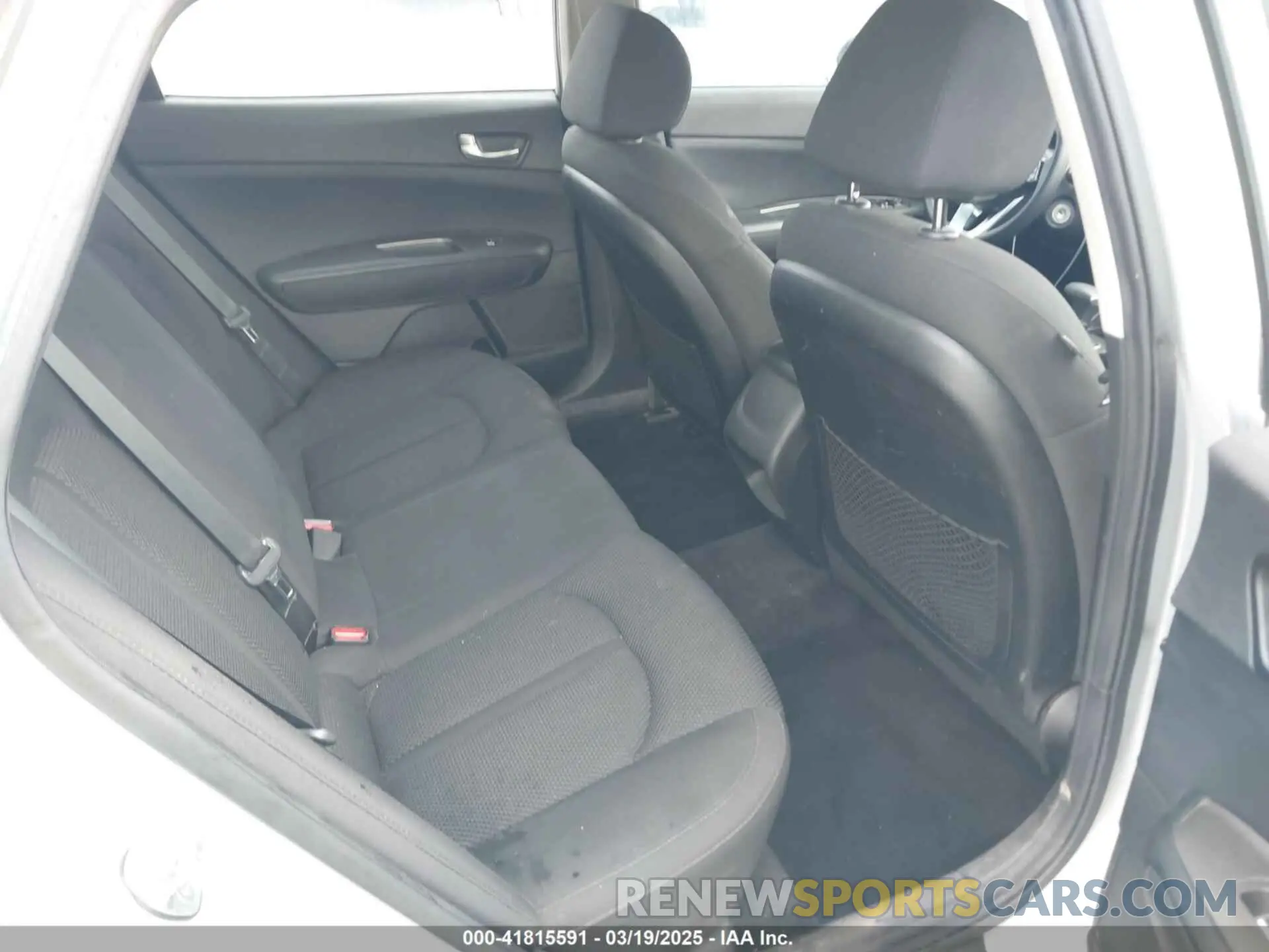8 Фотография поврежденного автомобиля 5XXGT4L31LG380858 KIA OPTIMA 2020