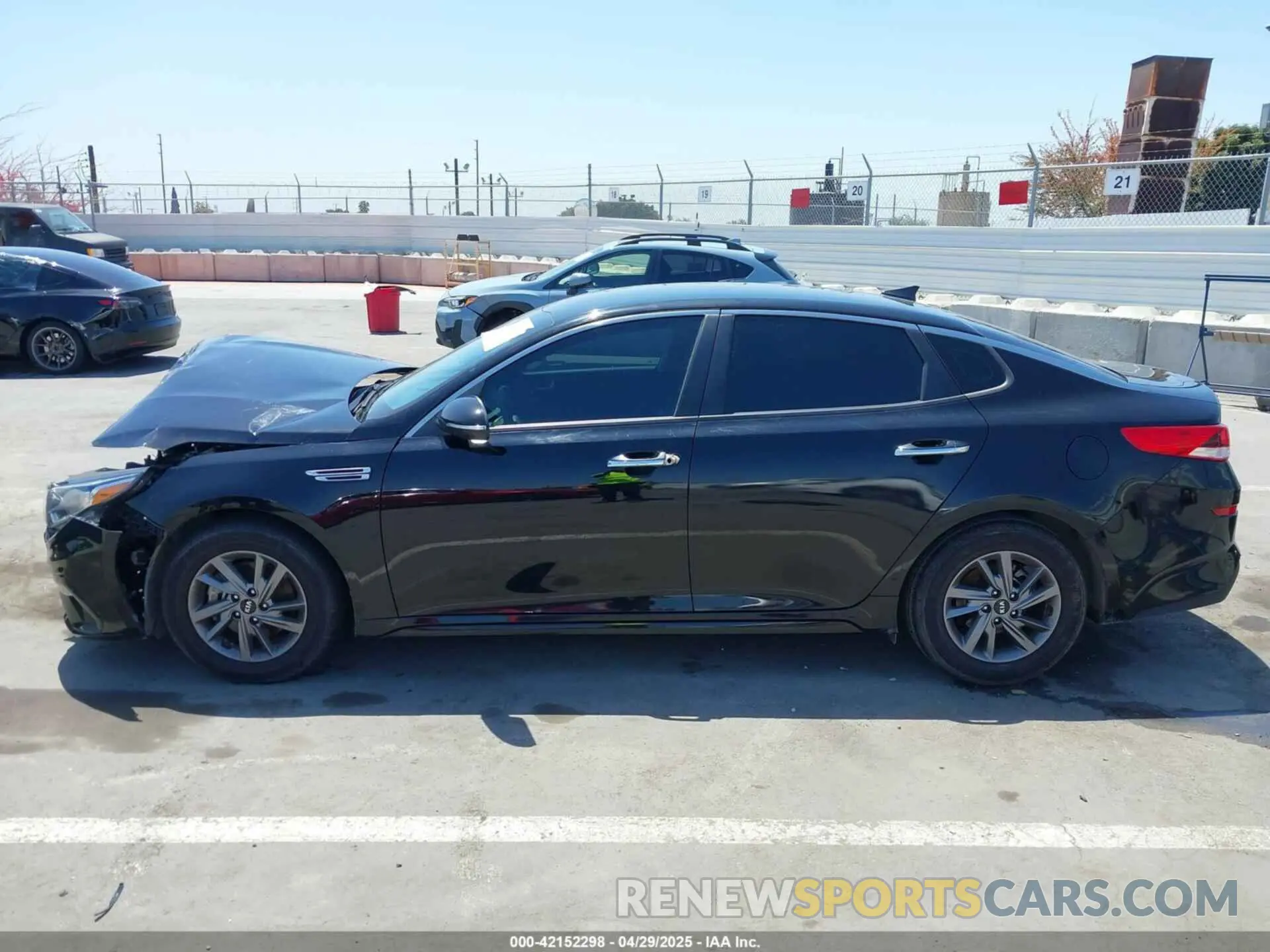 13 Photograph of a damaged car 5XXGT4L31LG391665 KIA OPTIMA 2020