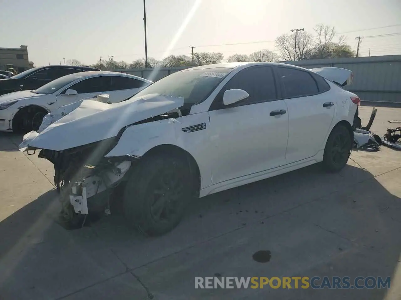 1 Фотография поврежденного автомобиля 5XXGT4L31LG410182 KIA OPTIMA 2020