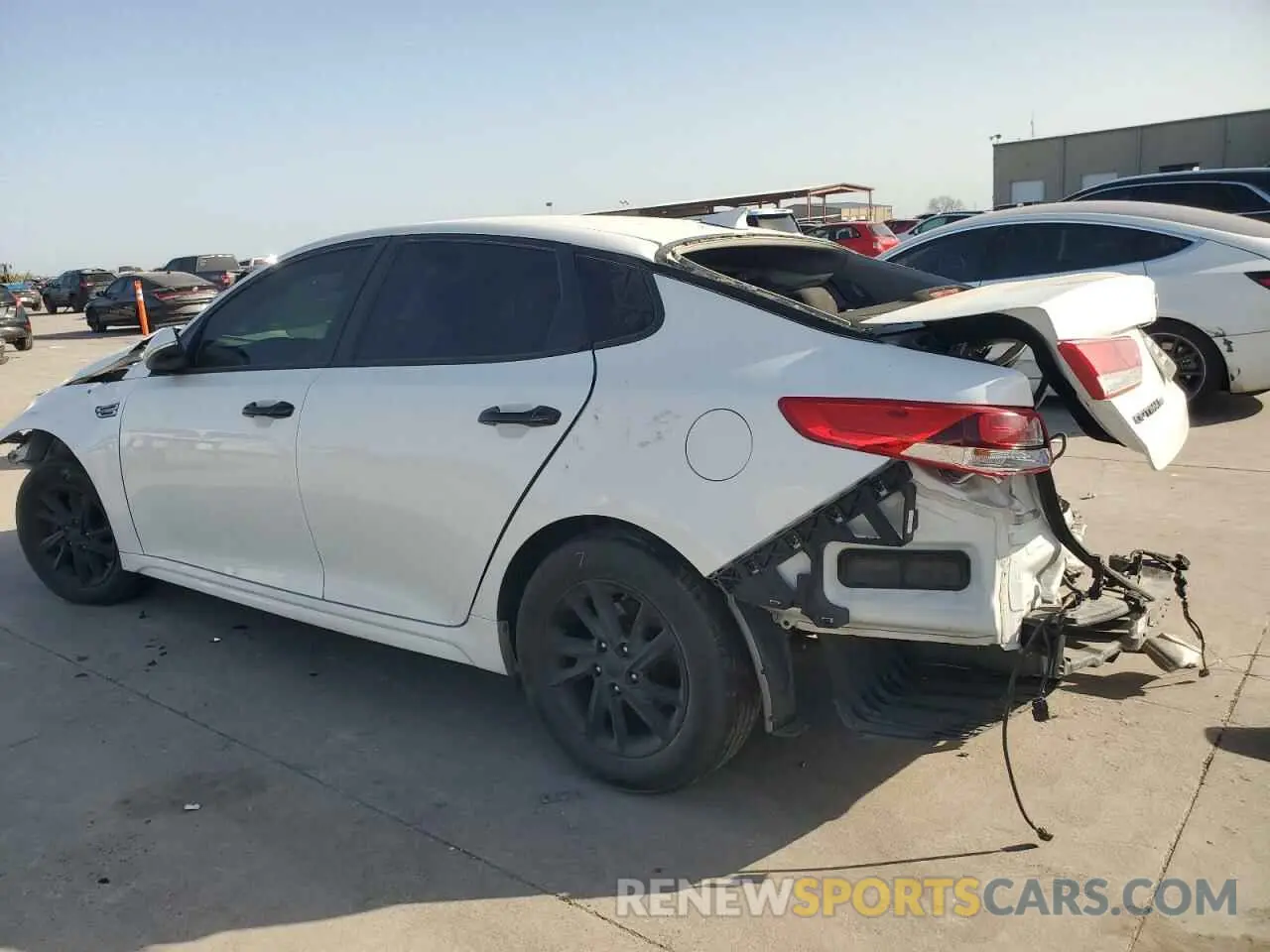 2 Фотография поврежденного автомобиля 5XXGT4L31LG410182 KIA OPTIMA 2020