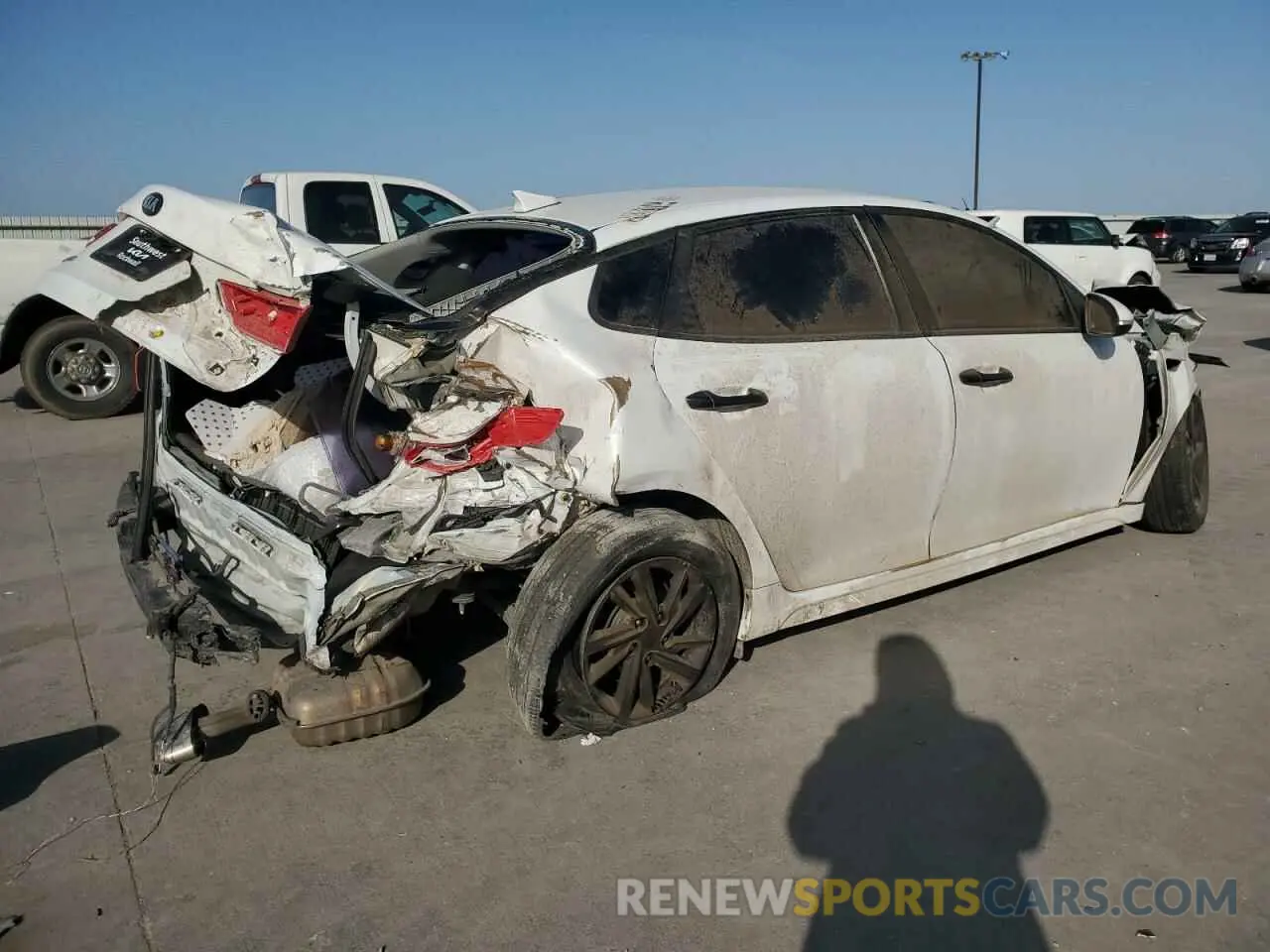 3 Фотография поврежденного автомобиля 5XXGT4L31LG410182 KIA OPTIMA 2020