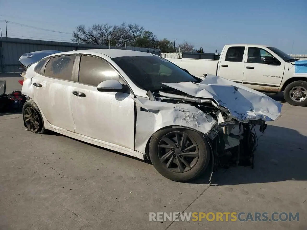 4 Фотография поврежденного автомобиля 5XXGT4L31LG410182 KIA OPTIMA 2020