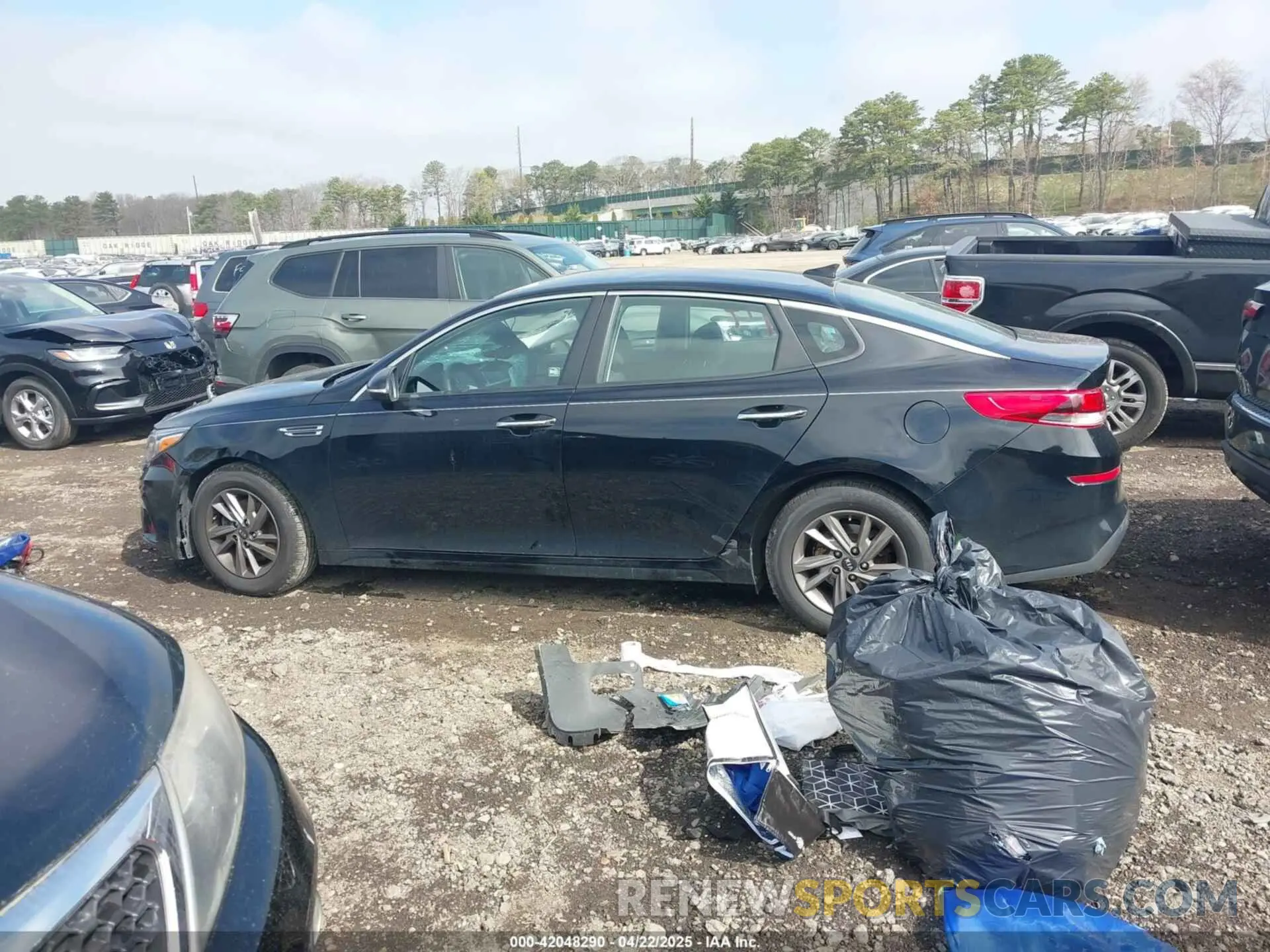 14 Photograph of a damaged car 5XXGT4L31LG418136 KIA OPTIMA 2020