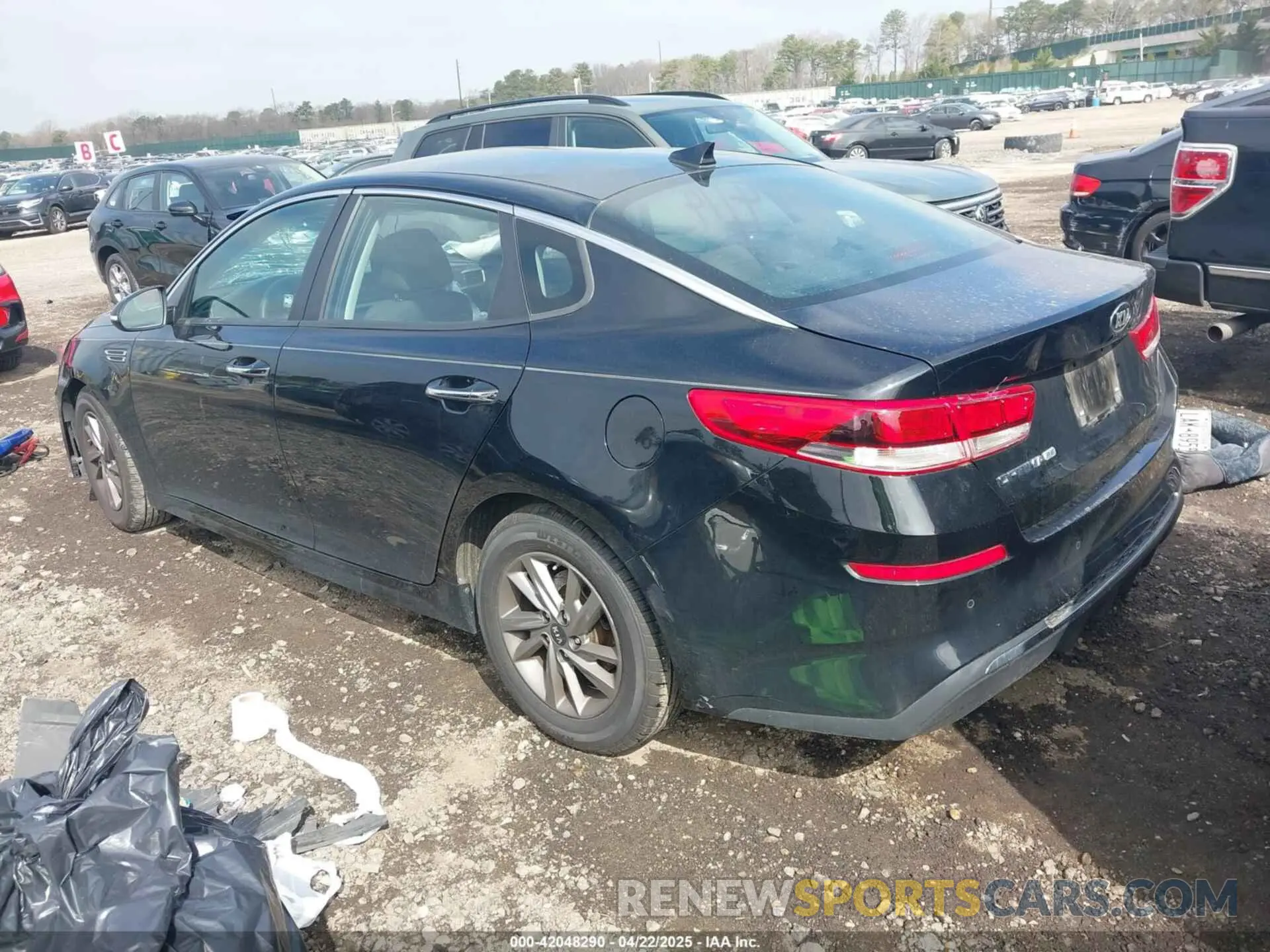 3 Photograph of a damaged car 5XXGT4L31LG418136 KIA OPTIMA 2020