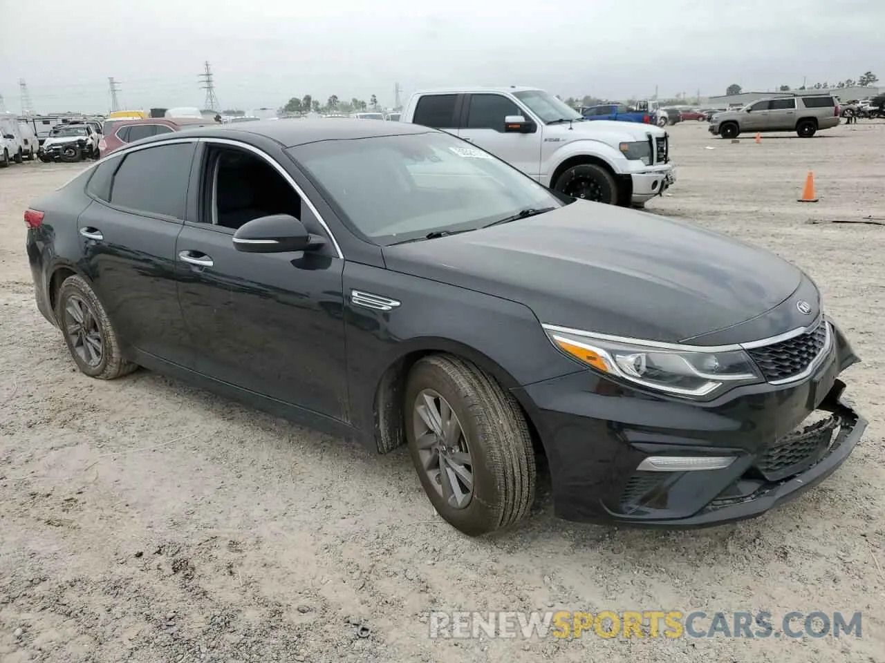 4 Photograph of a damaged car 5XXGT4L31LG419481 KIA OPTIMA 2020