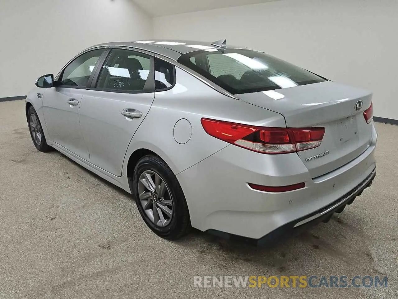2 Photograph of a damaged car 5XXGT4L31LG425149 KIA OPTIMA 2020