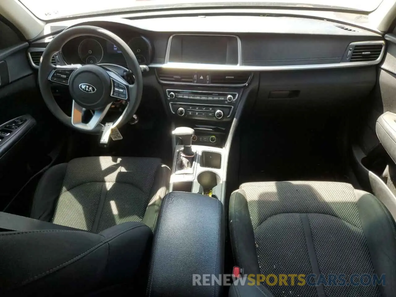 8 Фотография поврежденного автомобиля 5XXGT4L31LG426642 KIA OPTIMA 2020