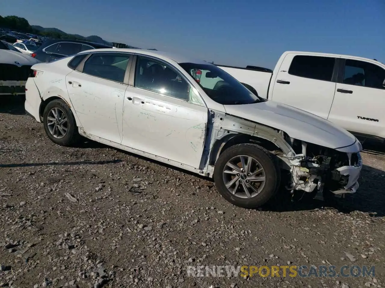 4 Photograph of a damaged car 5XXGT4L31LG427953 KIA OPTIMA 2020