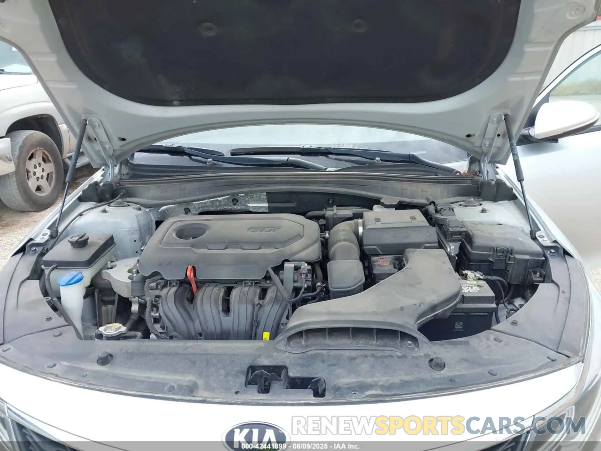 10 Photograph of a damaged car 5XXGT4L31LG430142 KIA OPTIMA 2020