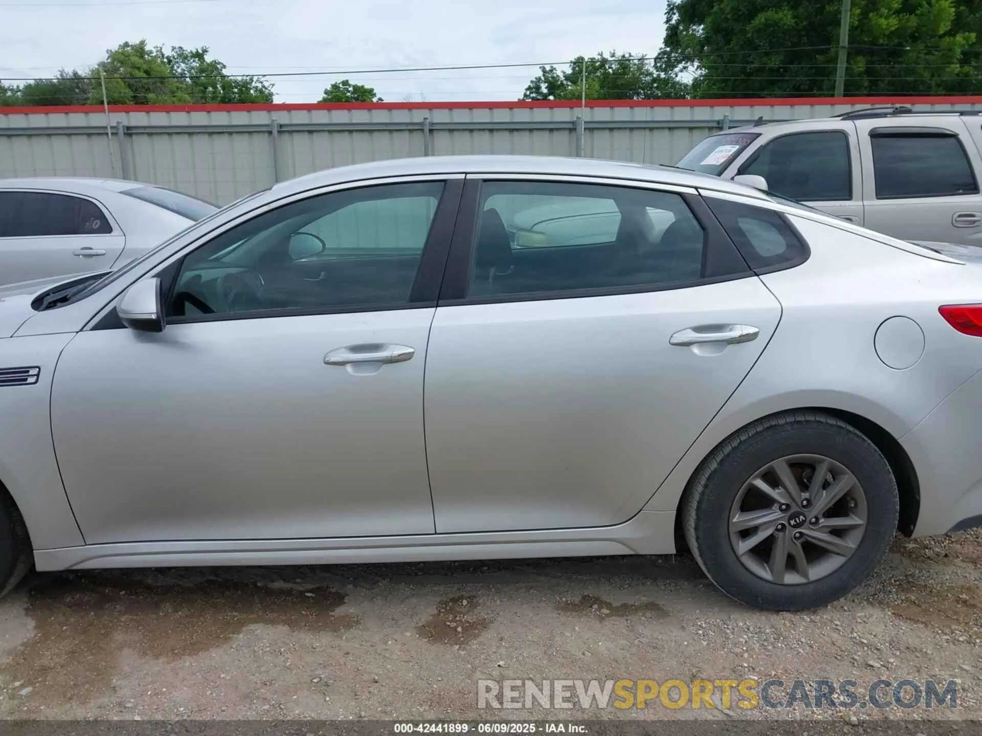 15 Photograph of a damaged car 5XXGT4L31LG430142 KIA OPTIMA 2020