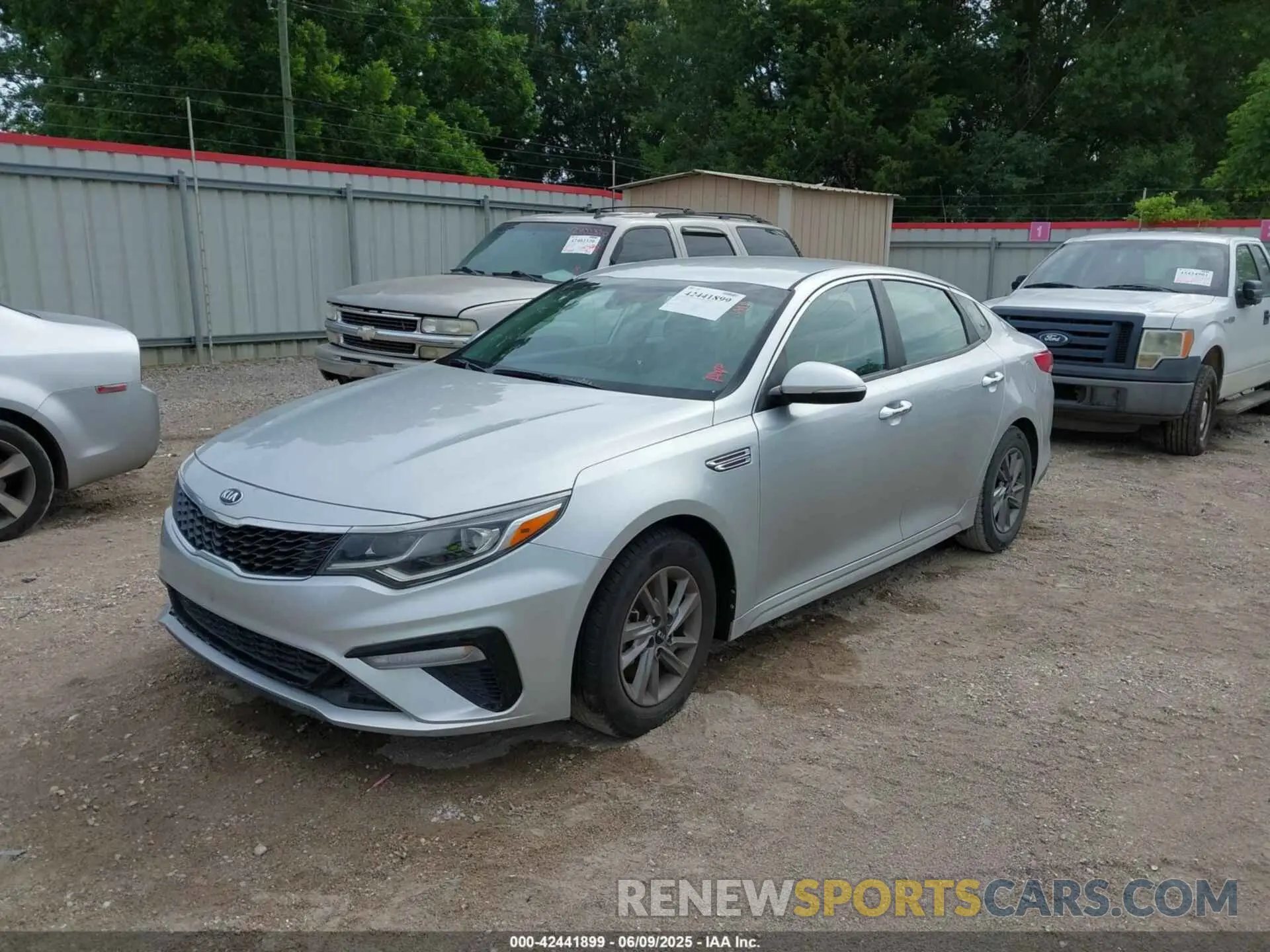 2 Photograph of a damaged car 5XXGT4L31LG430142 KIA OPTIMA 2020