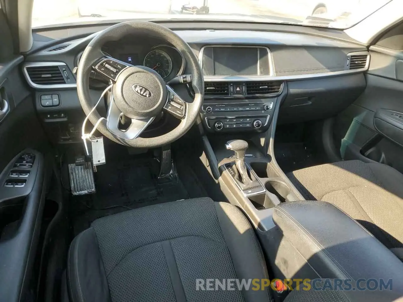 8 Фотография поврежденного автомобиля 5XXGT4L32LG392131 KIA OPTIMA 2020