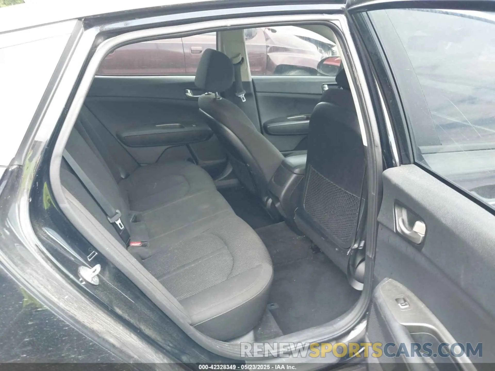 8 Photograph of a damaged car 5XXGT4L32LG398947 KIA OPTIMA 2020