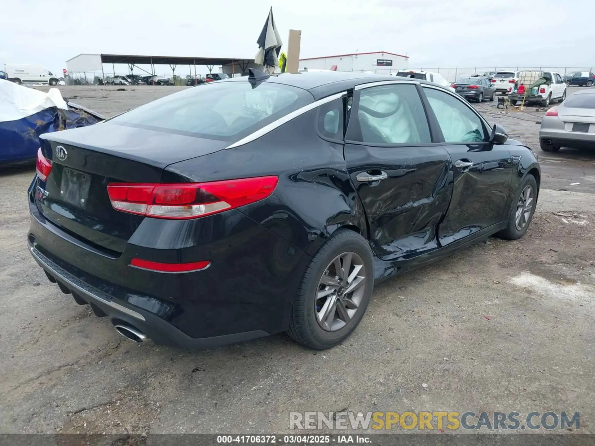 4 Фотография поврежденного автомобиля 5XXGT4L32LG415746 KIA OPTIMA 2020