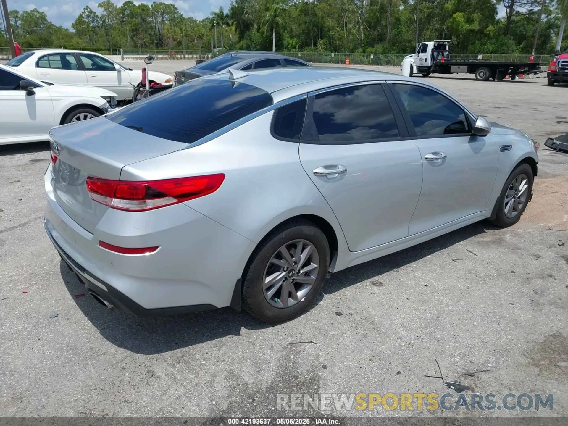 4 Фотография поврежденного автомобиля 5XXGT4L32LG420218 KIA OPTIMA 2020