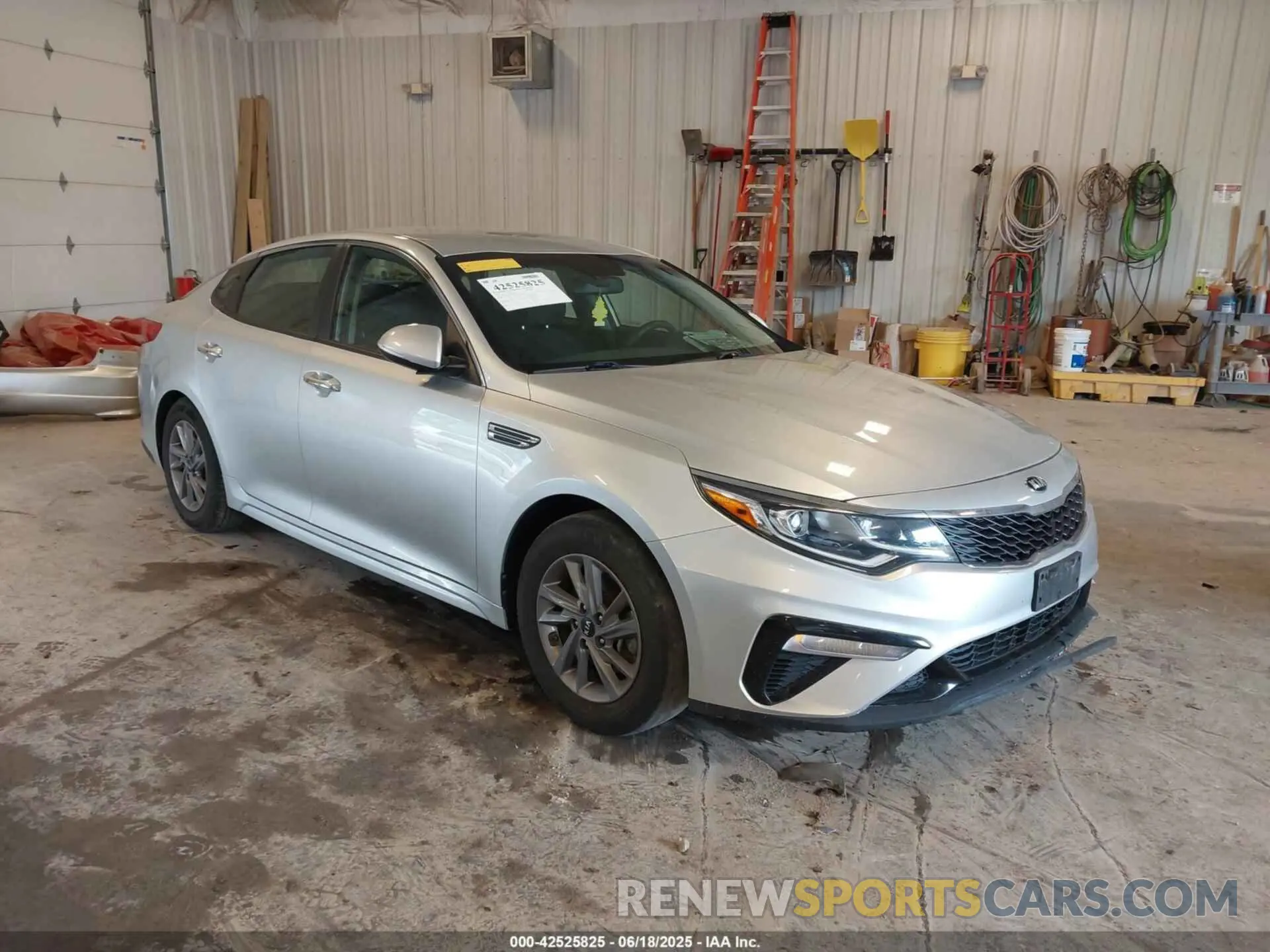 1 Photograph of a damaged car 5XXGT4L32LG424821 KIA OPTIMA 2020