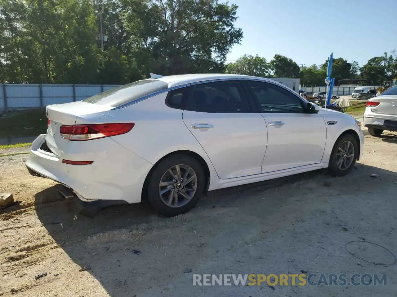 3 Фотография поврежденного автомобиля 5XXGT4L32LG425080 KIA OPTIMA 2020