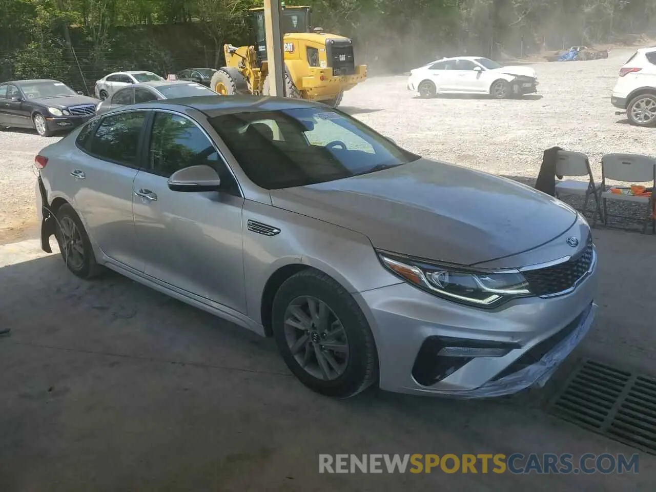 4 Photograph of a damaged car 5XXGT4L32LG425726 KIA OPTIMA 2020