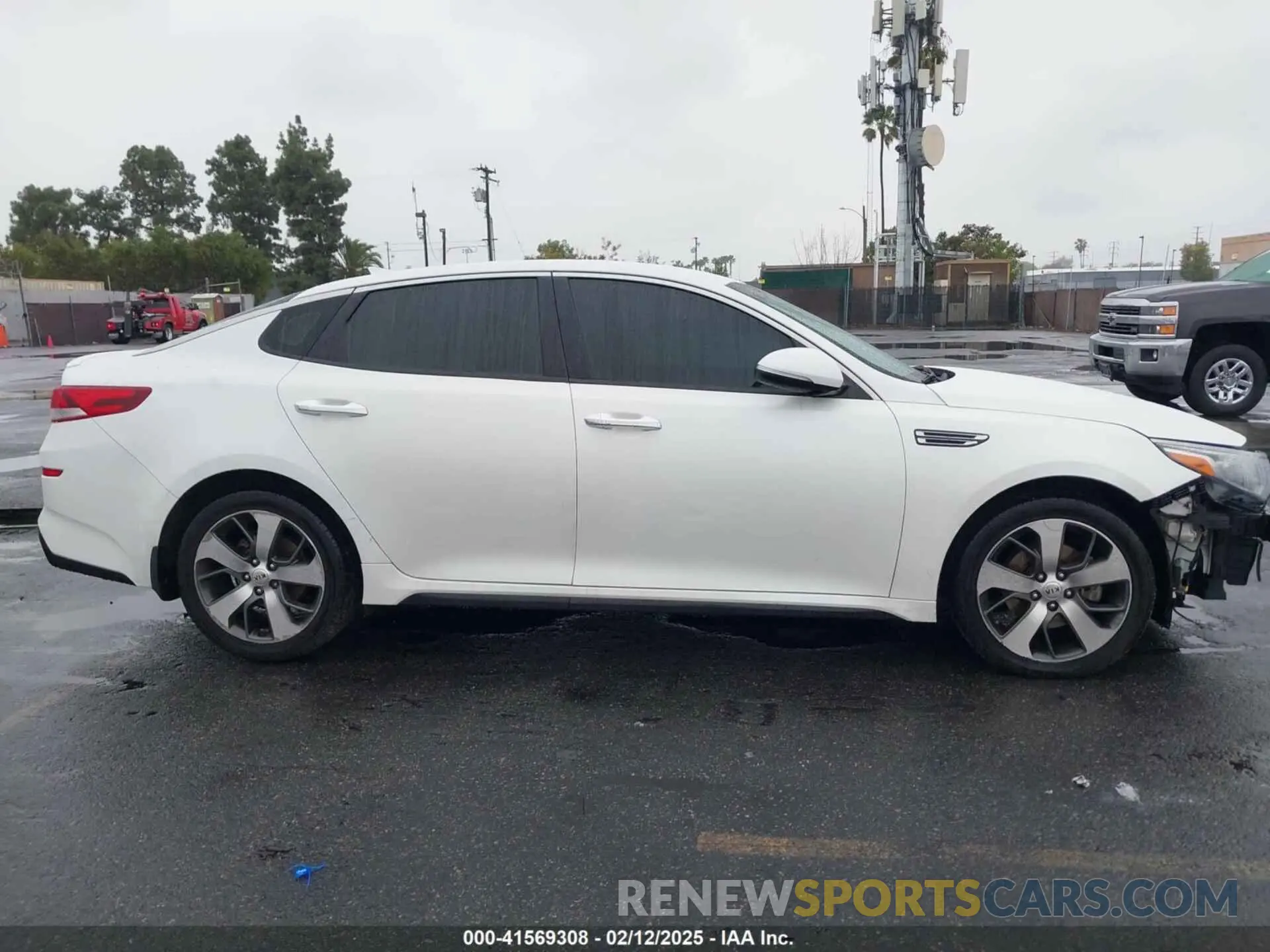 13 Photograph of a damaged car 5XXGT4L32LG426259 KIA OPTIMA 2020