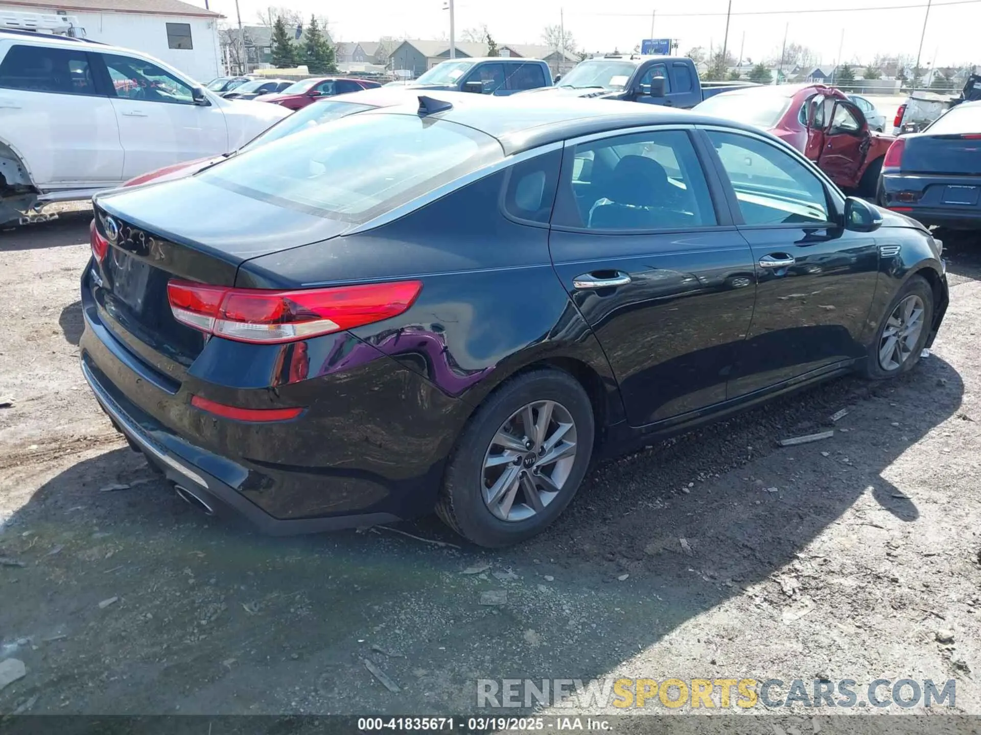 4 Photograph of a damaged car 5XXGT4L32LG430599 KIA OPTIMA 2020