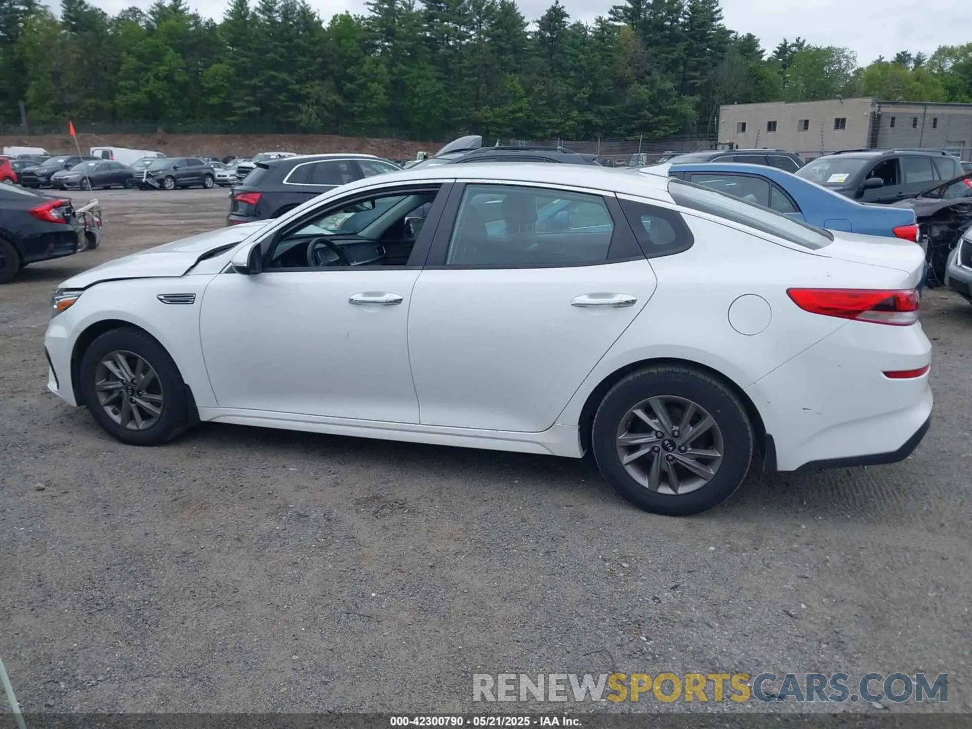14 Photograph of a damaged car 5XXGT4L32LG450805 KIA OPTIMA 2020