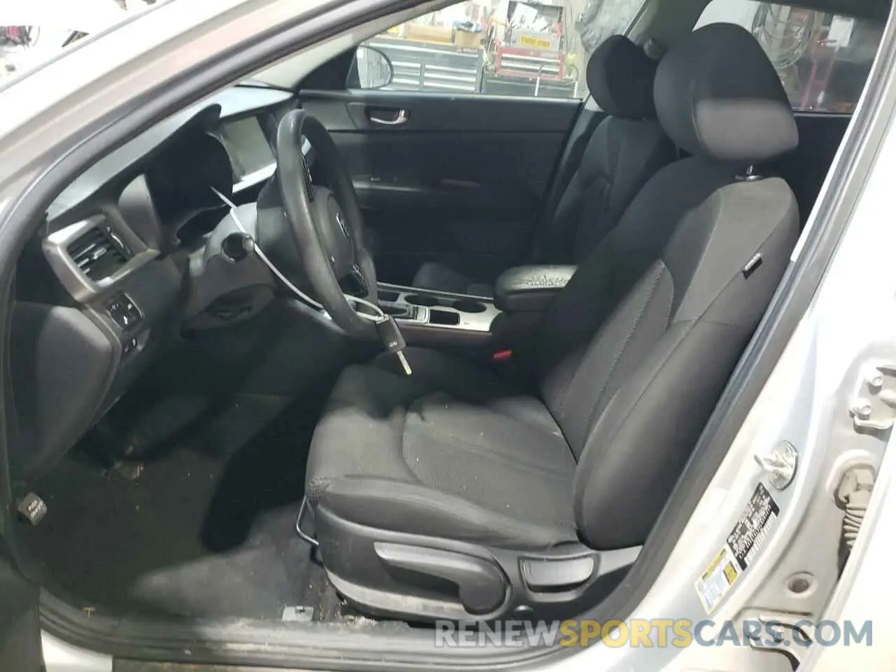 7 Photograph of a damaged car 5XXGT4L33LG391277 KIA OPTIMA 2020