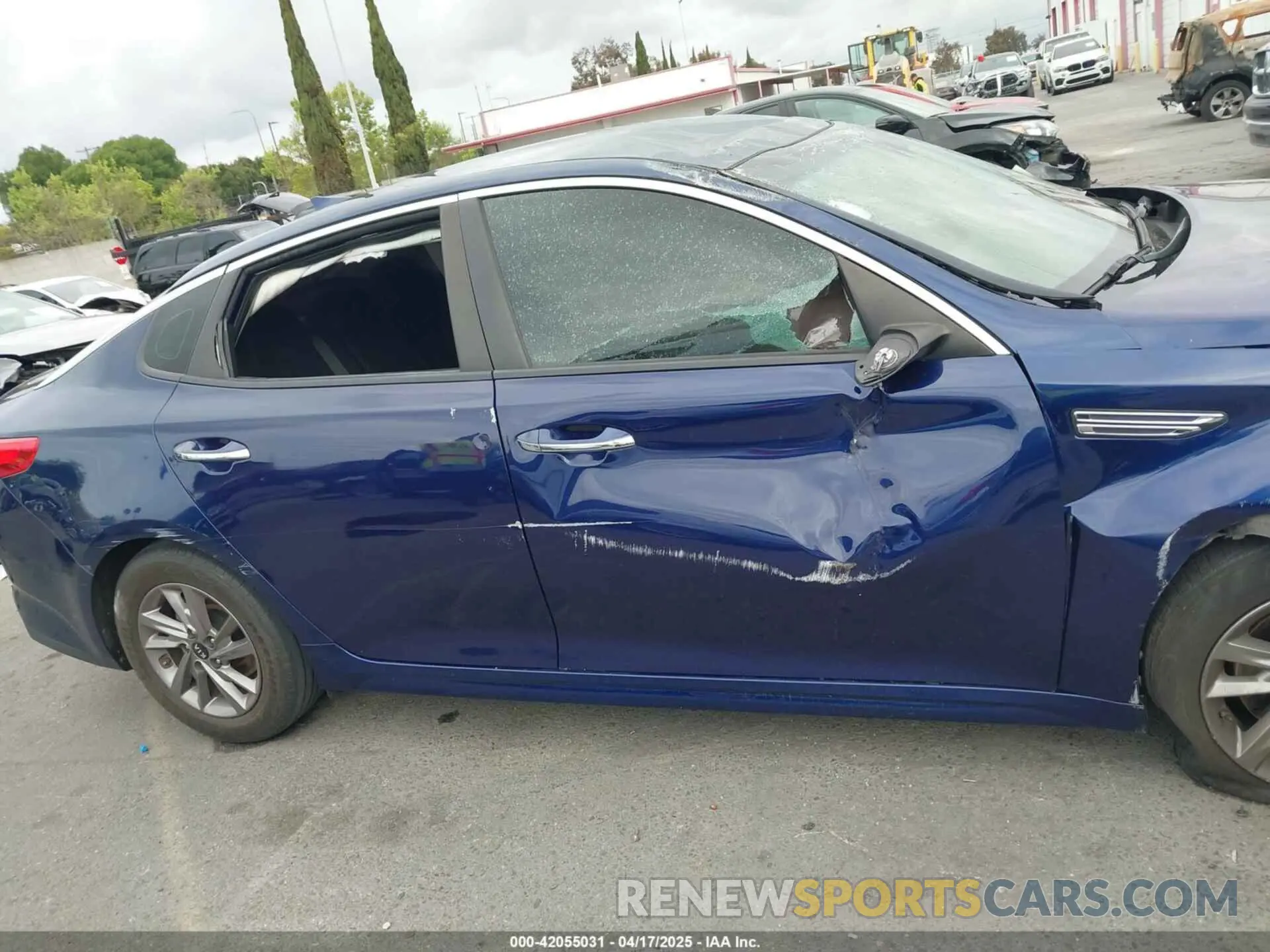 14 Photograph of a damaged car 5XXGT4L33LG409003 KIA OPTIMA 2020