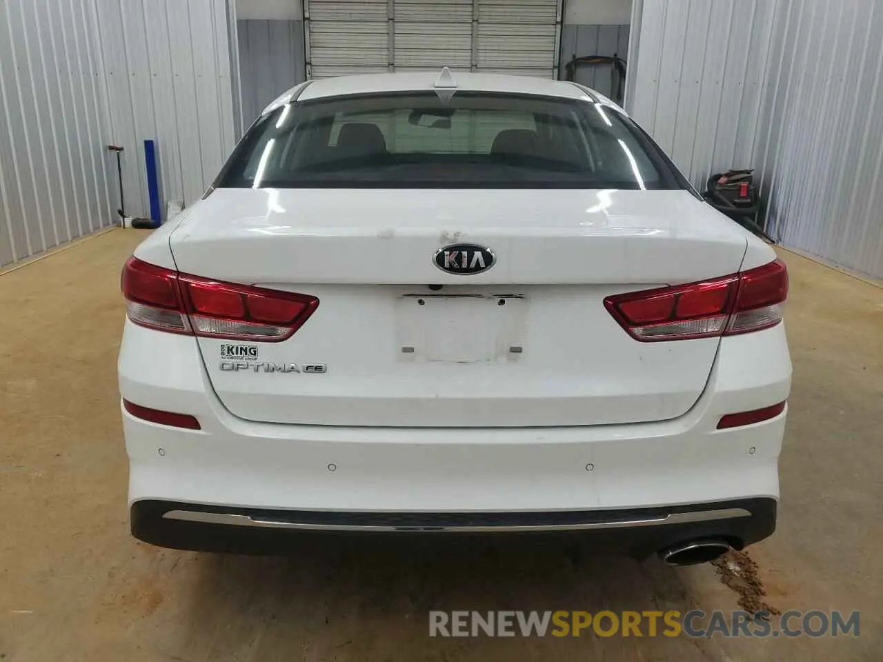 6 Photograph of a damaged car 5XXGT4L33LG413861 KIA OPTIMA 2020