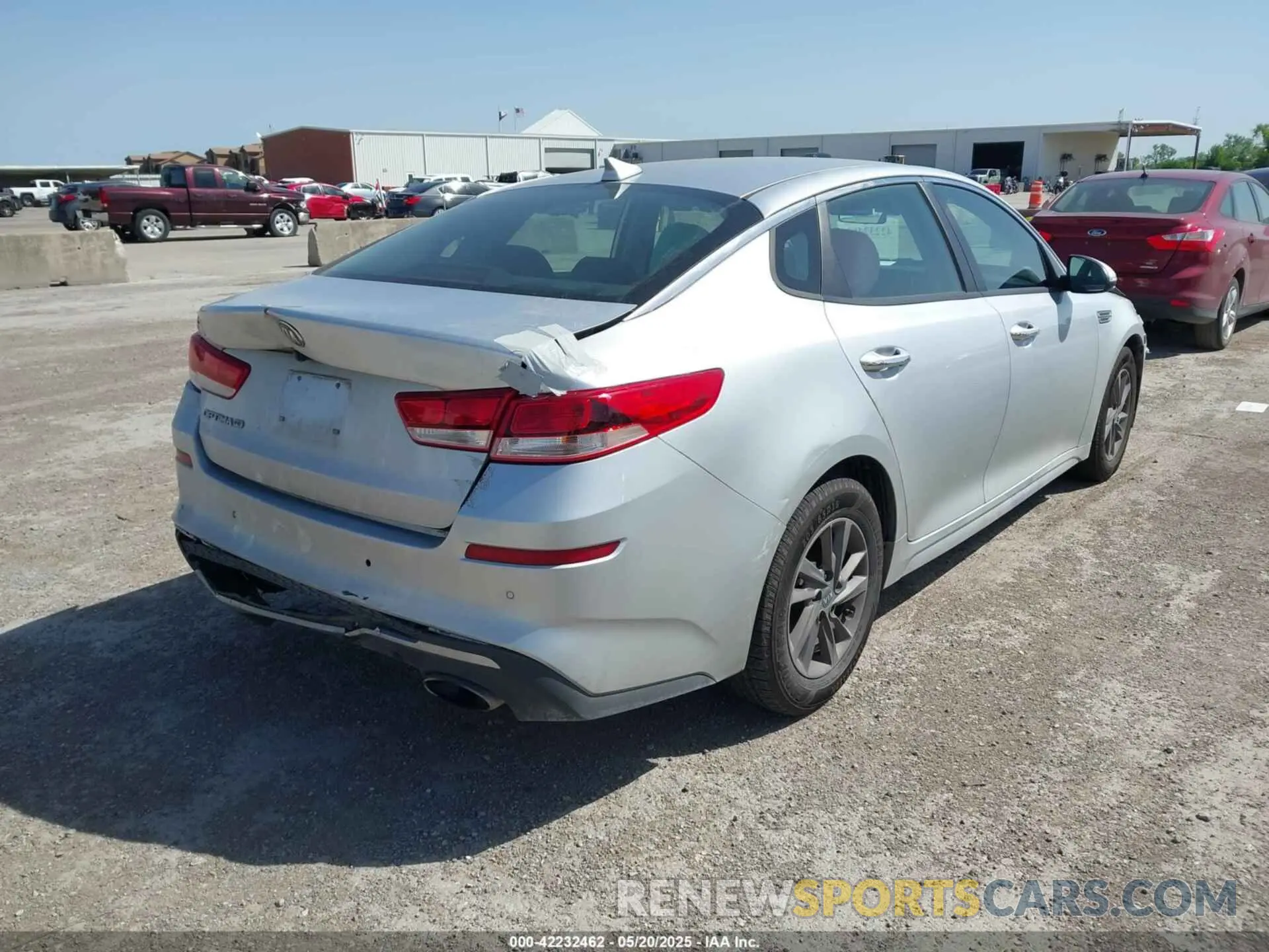 4 Фотография поврежденного автомобиля 5XXGT4L33LG423208 KIA OPTIMA 2020