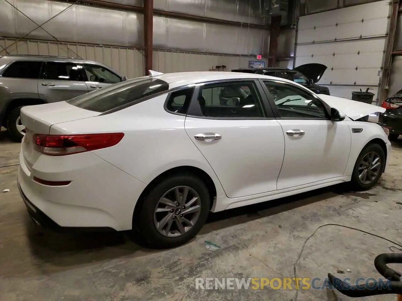 3 Фотография поврежденного автомобиля 5XXGT4L33LG431826 KIA OPTIMA 2020