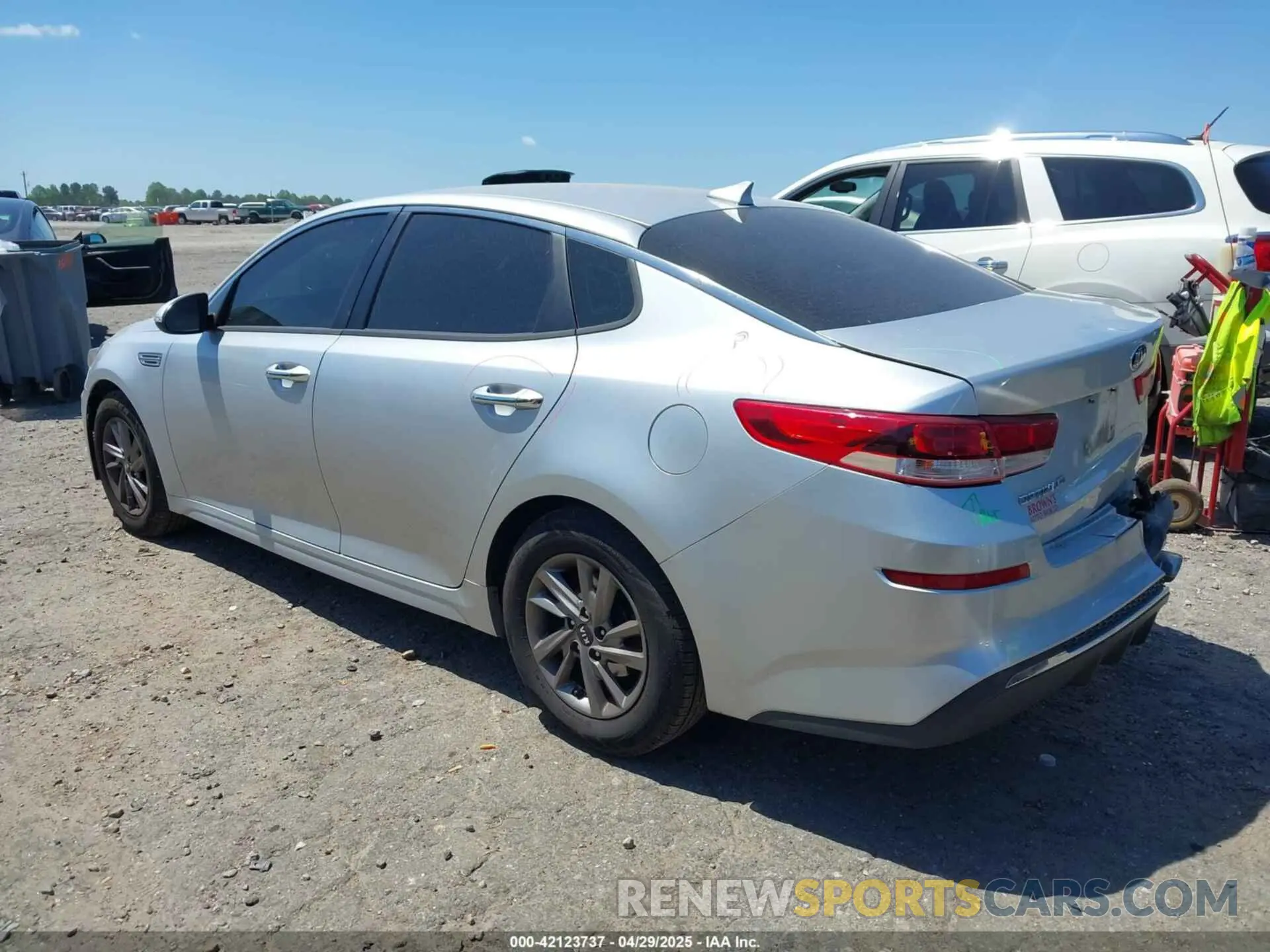 3 Photograph of a damaged car 5XXGT4L34LG388114 KIA OPTIMA 2020
