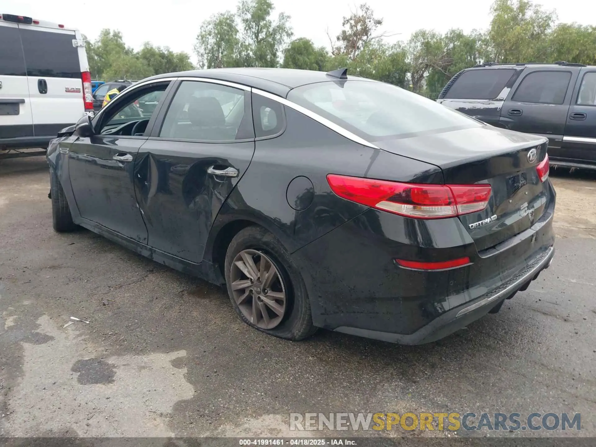 3 Фотография поврежденного автомобиля 5XXGT4L34LG389795 KIA OPTIMA 2020