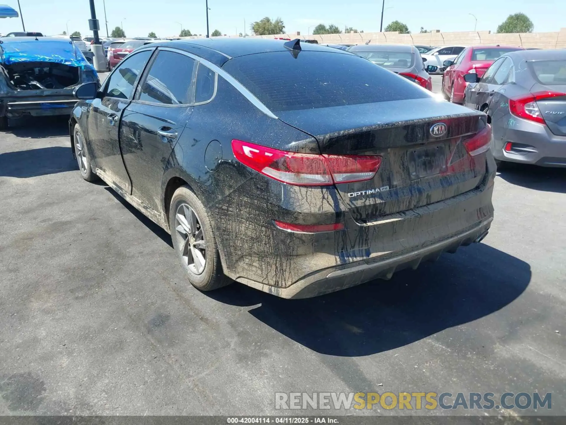 3 Photograph of a damaged car 5XXGT4L34LG392048 KIA OPTIMA 2020