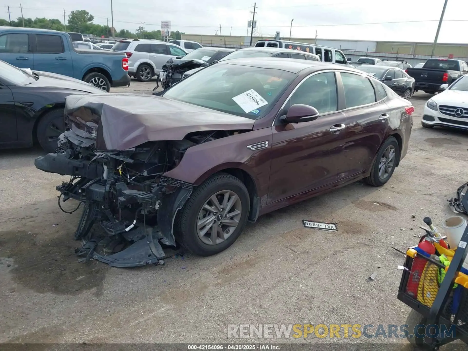 2 Фотография поврежденного автомобиля 5XXGT4L34LG413772 KIA OPTIMA 2020
