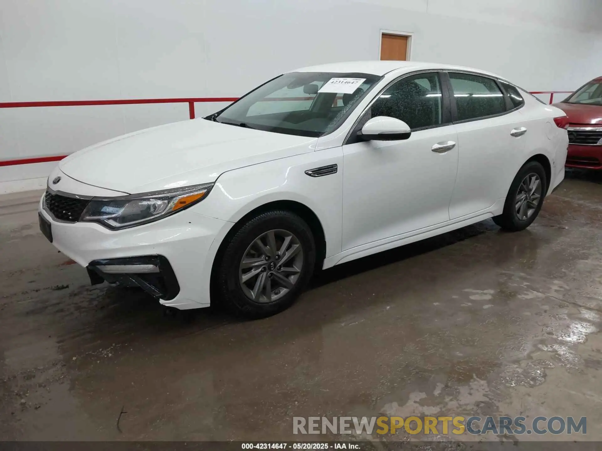 2 Фотография поврежденного автомобиля 5XXGT4L34LG418924 KIA OPTIMA 2020