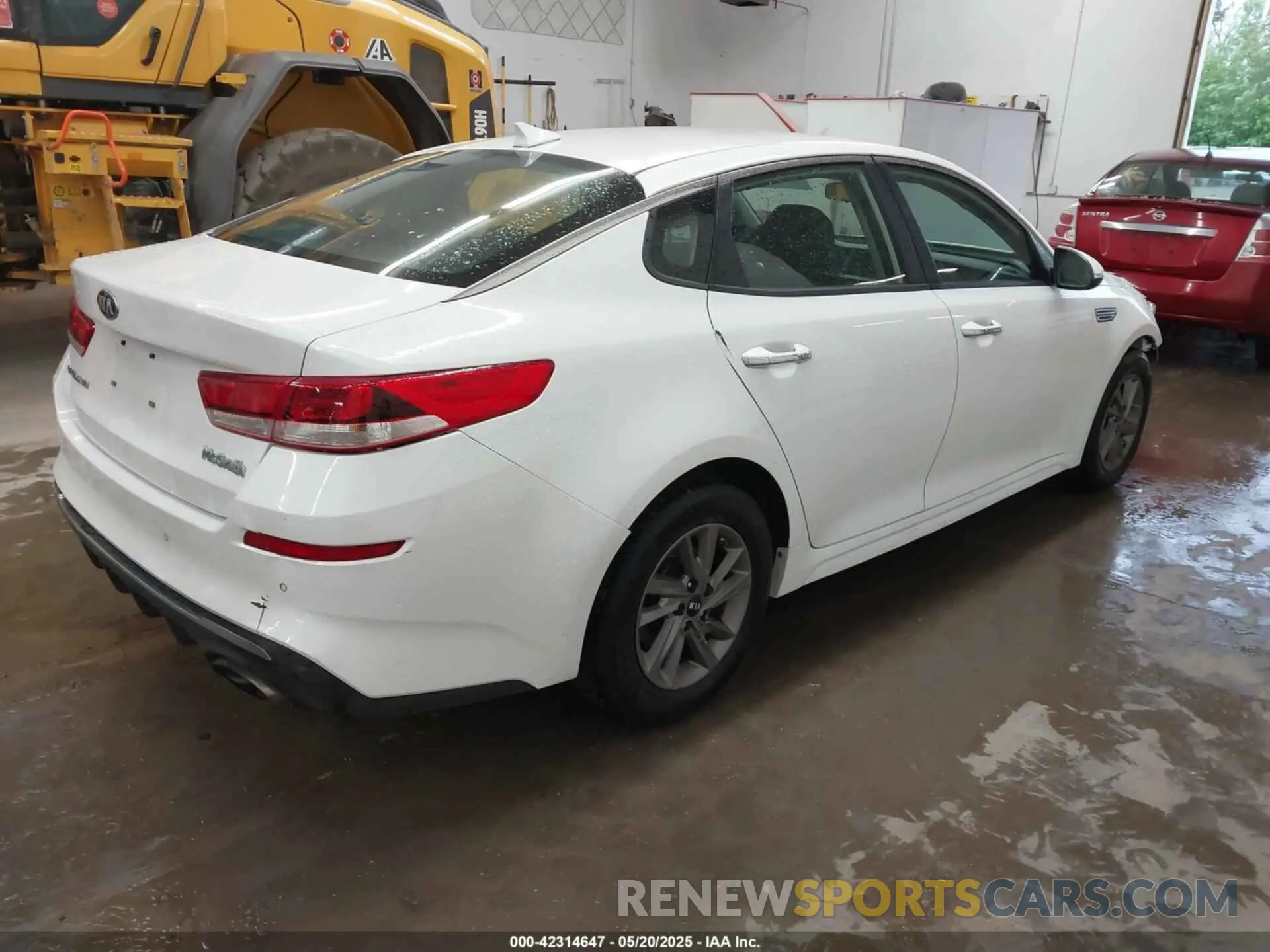 4 Фотография поврежденного автомобиля 5XXGT4L34LG418924 KIA OPTIMA 2020