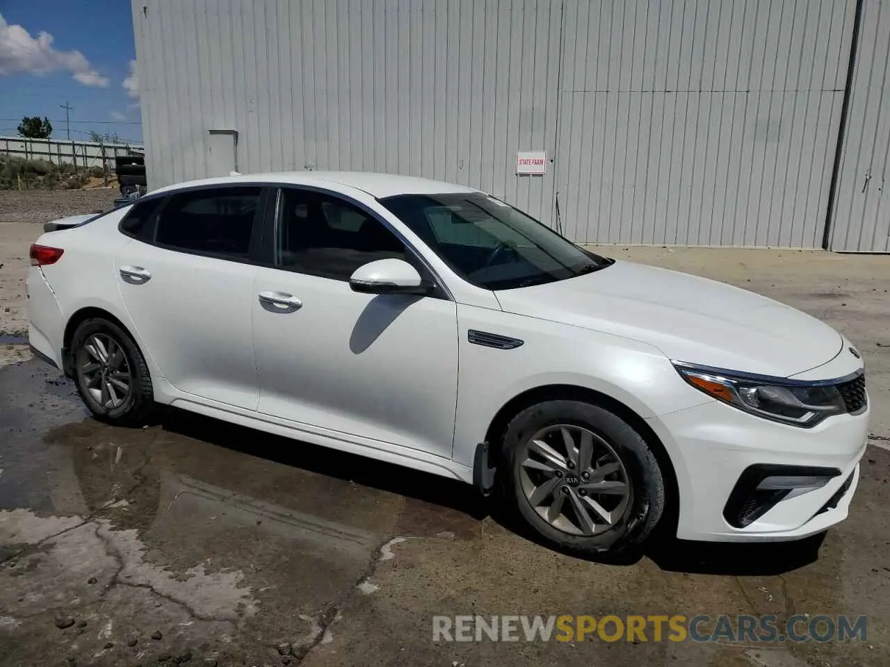 4 Photograph of a damaged car 5XXGT4L34LG434377 KIA OPTIMA 2020