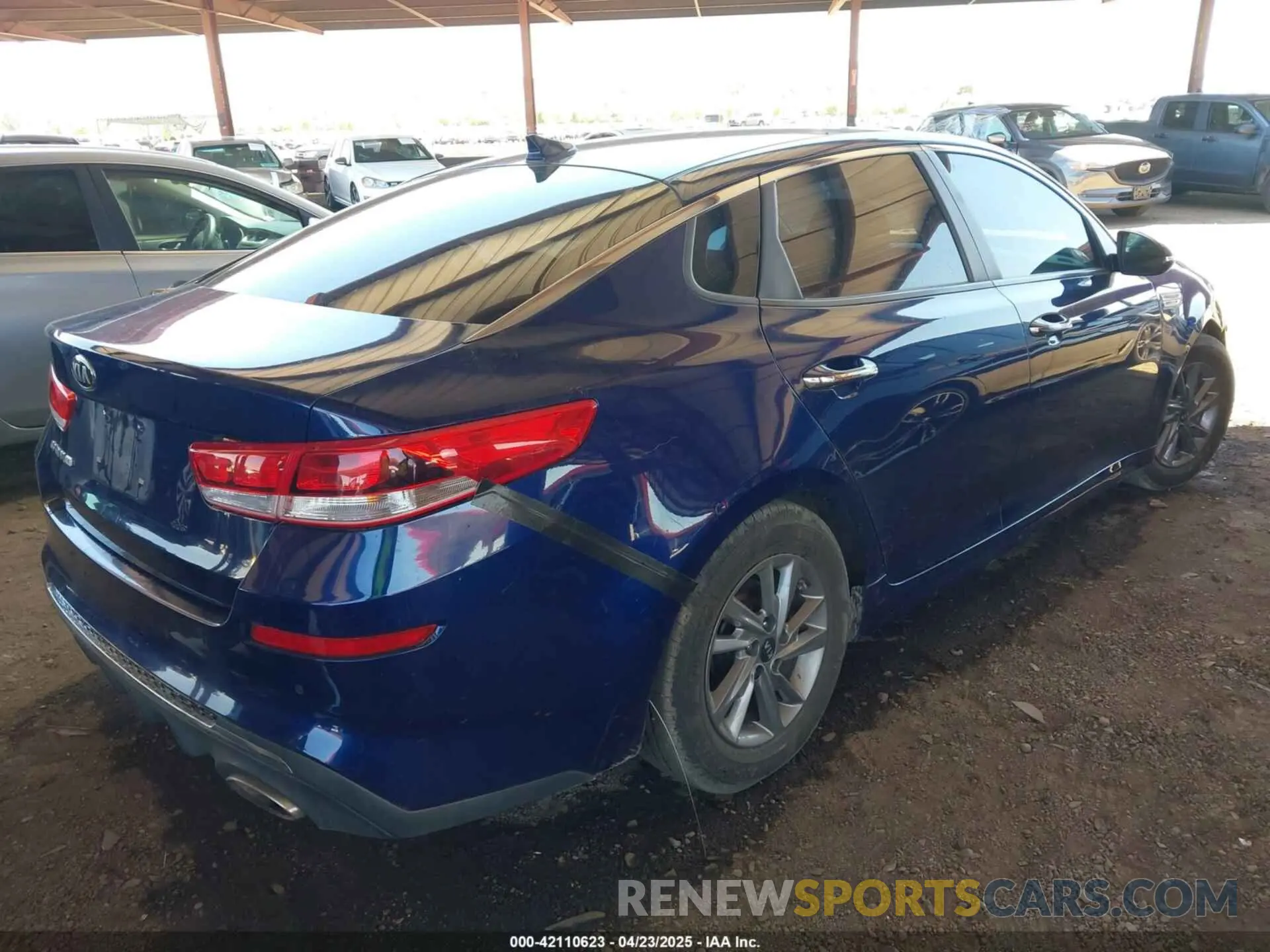 4 Фотография поврежденного автомобиля 5XXGT4L35LG386713 KIA OPTIMA 2020
