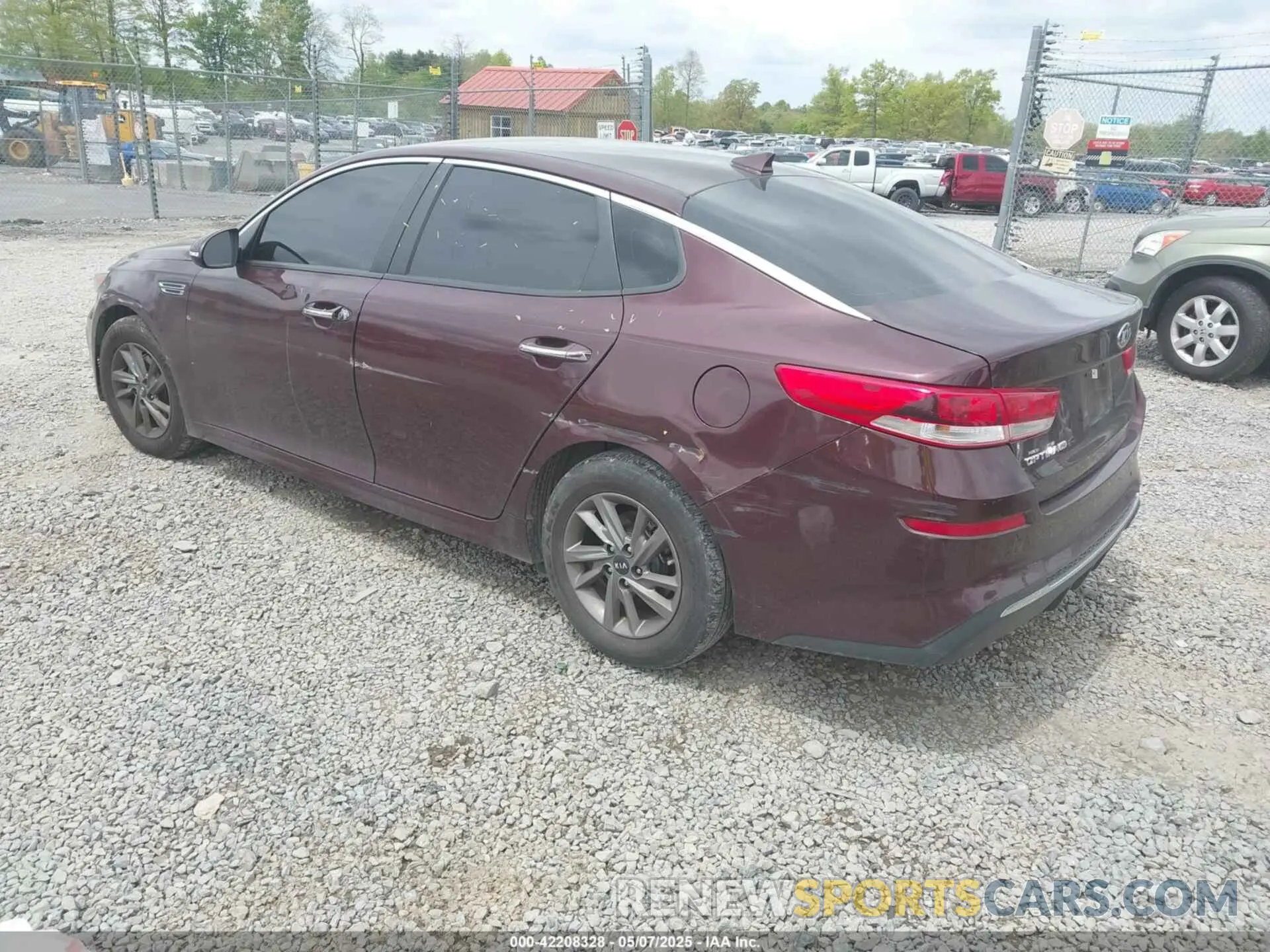 3 Photograph of a damaged car 5XXGT4L35LG393628 KIA OPTIMA 2020