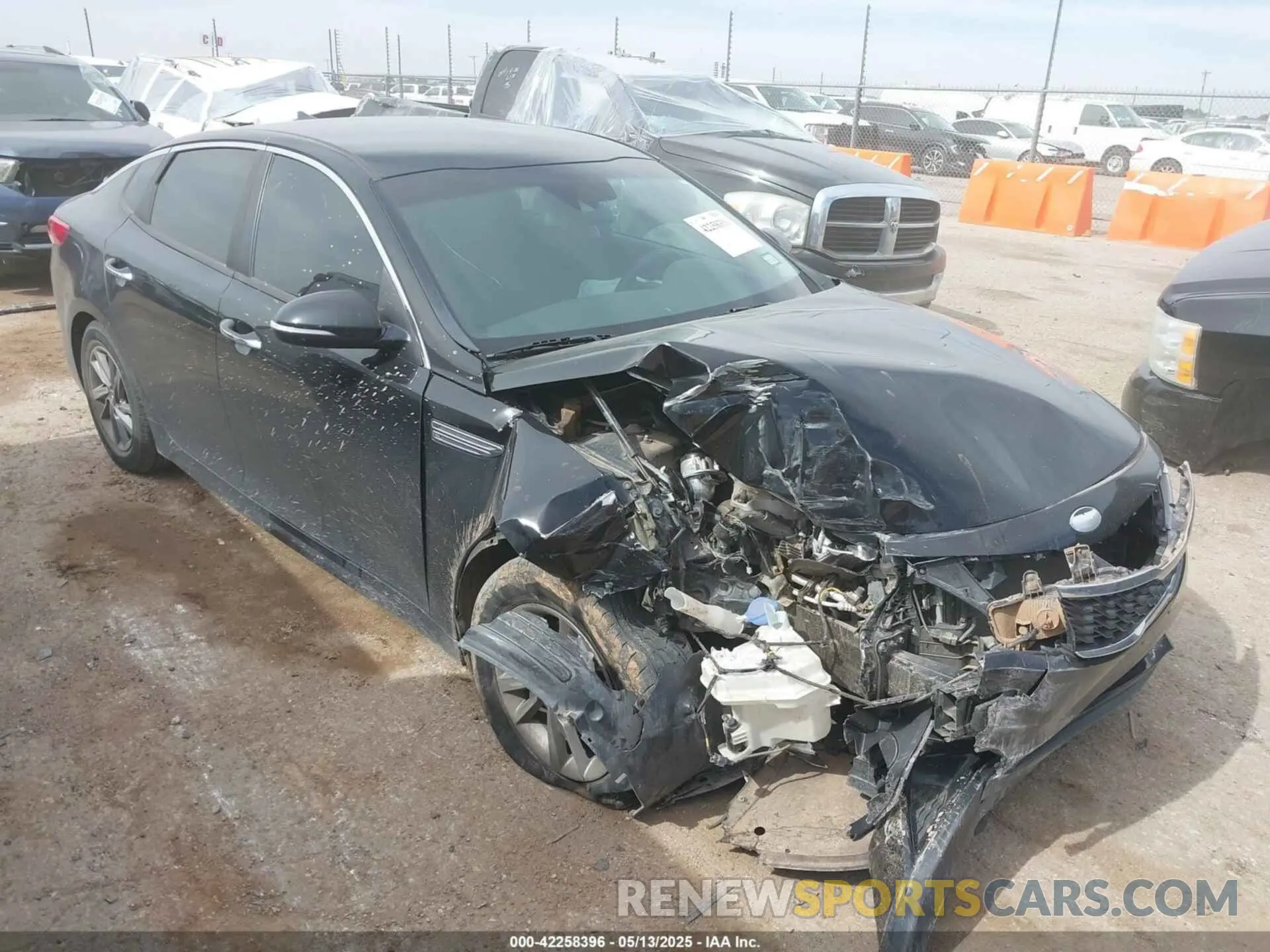 1 Фотография поврежденного автомобиля 5XXGT4L35LG395007 KIA OPTIMA 2020