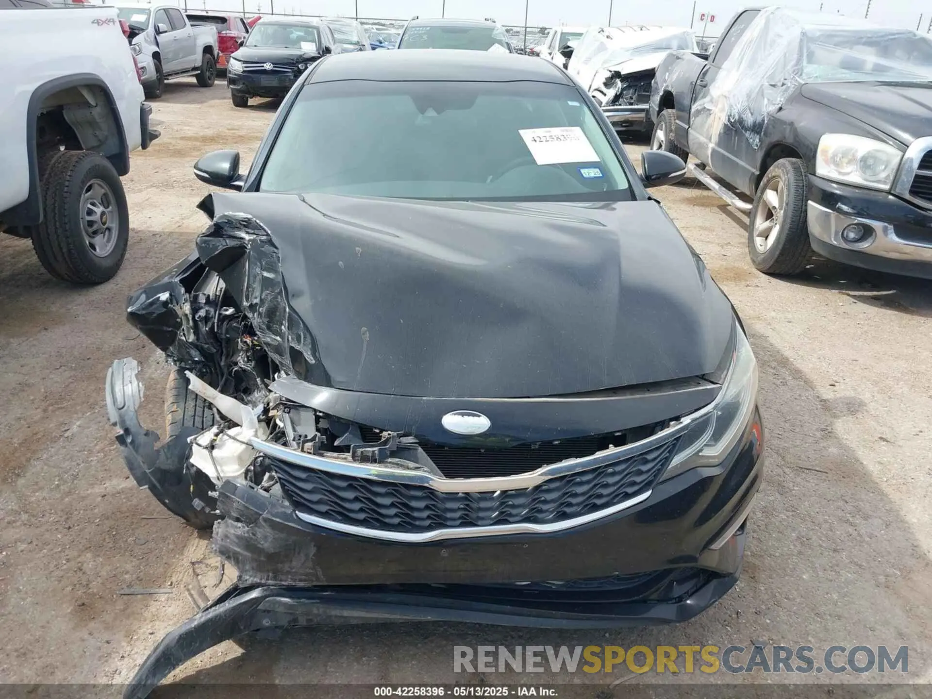 12 Фотография поврежденного автомобиля 5XXGT4L35LG395007 KIA OPTIMA 2020