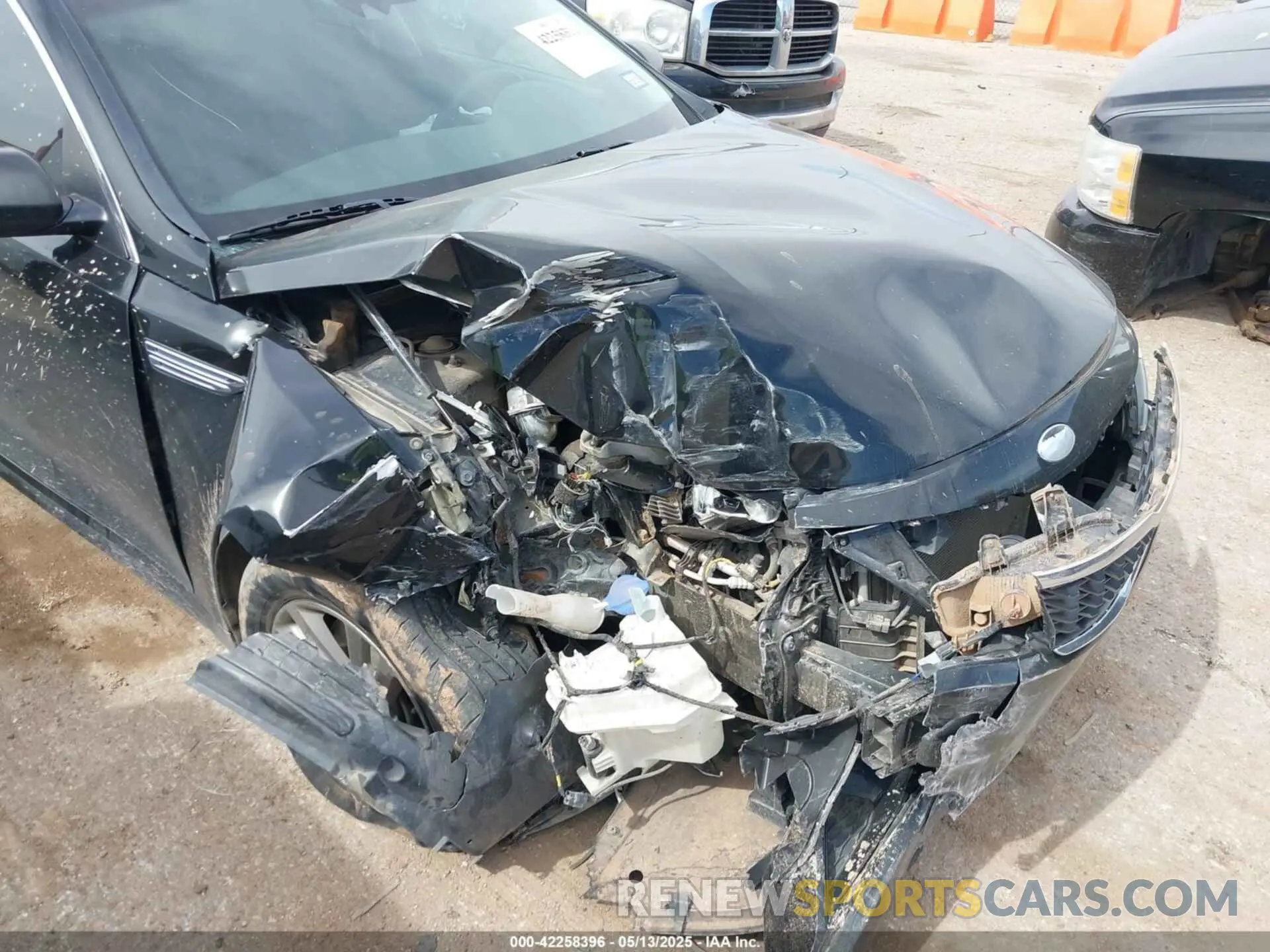 6 Фотография поврежденного автомобиля 5XXGT4L35LG395007 KIA OPTIMA 2020