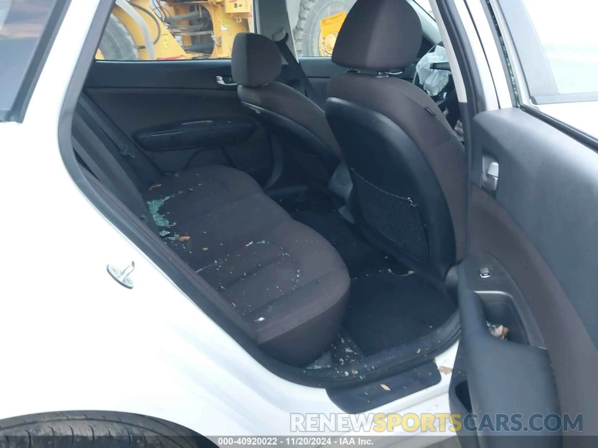 8 Photograph of a damaged car 5XXGT4L35LG402764 KIA OPTIMA 2020