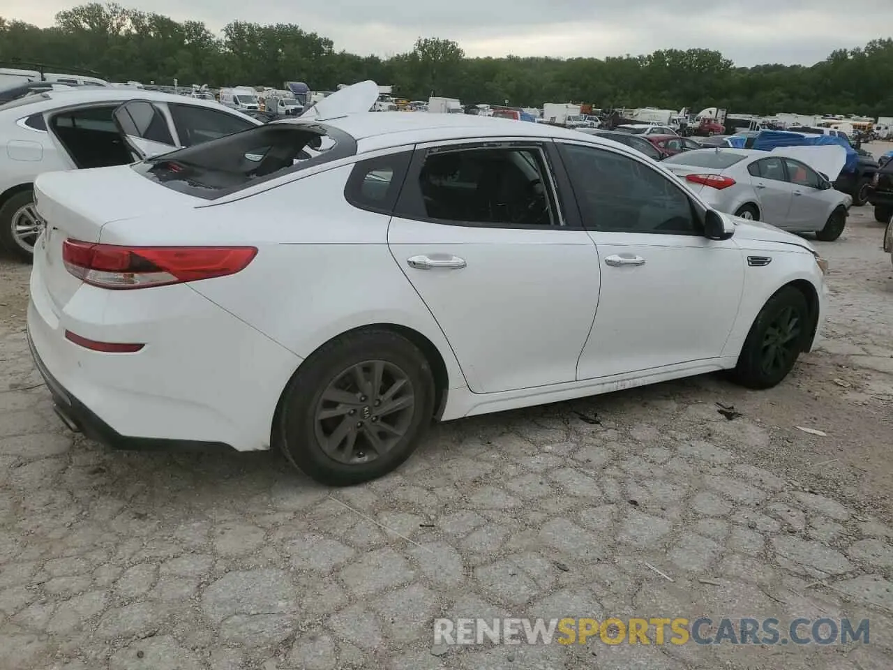 3 Photograph of a damaged car 5XXGT4L35LG440141 KIA OPTIMA 2020