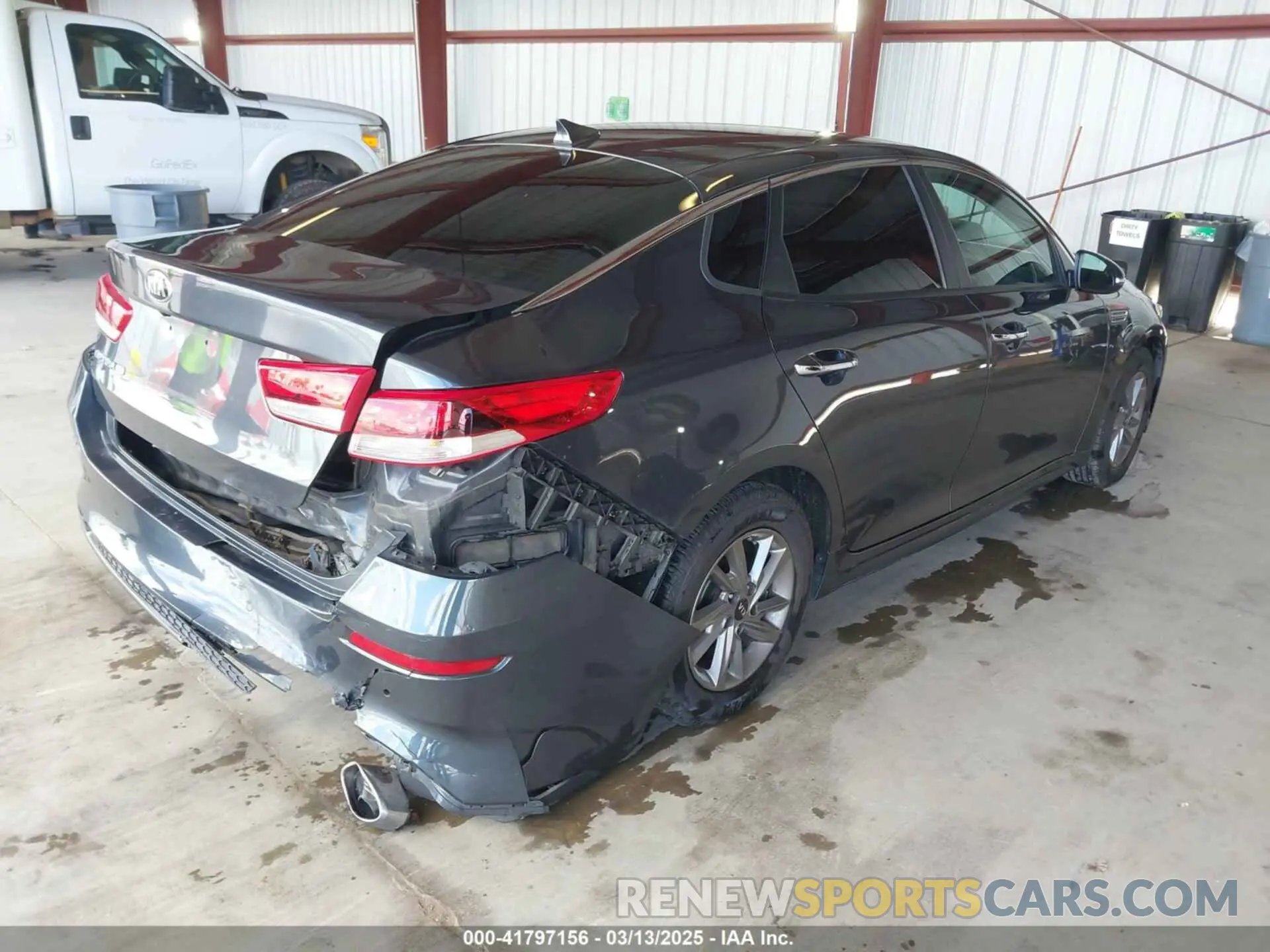 4 Photograph of a damaged car 5XXGT4L35LG450412 KIA OPTIMA 2020