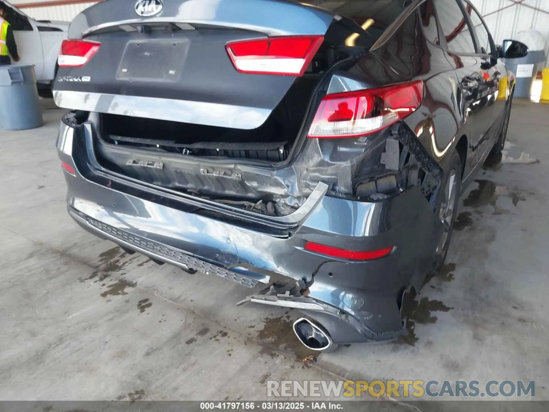 6 Photograph of a damaged car 5XXGT4L35LG450412 KIA OPTIMA 2020